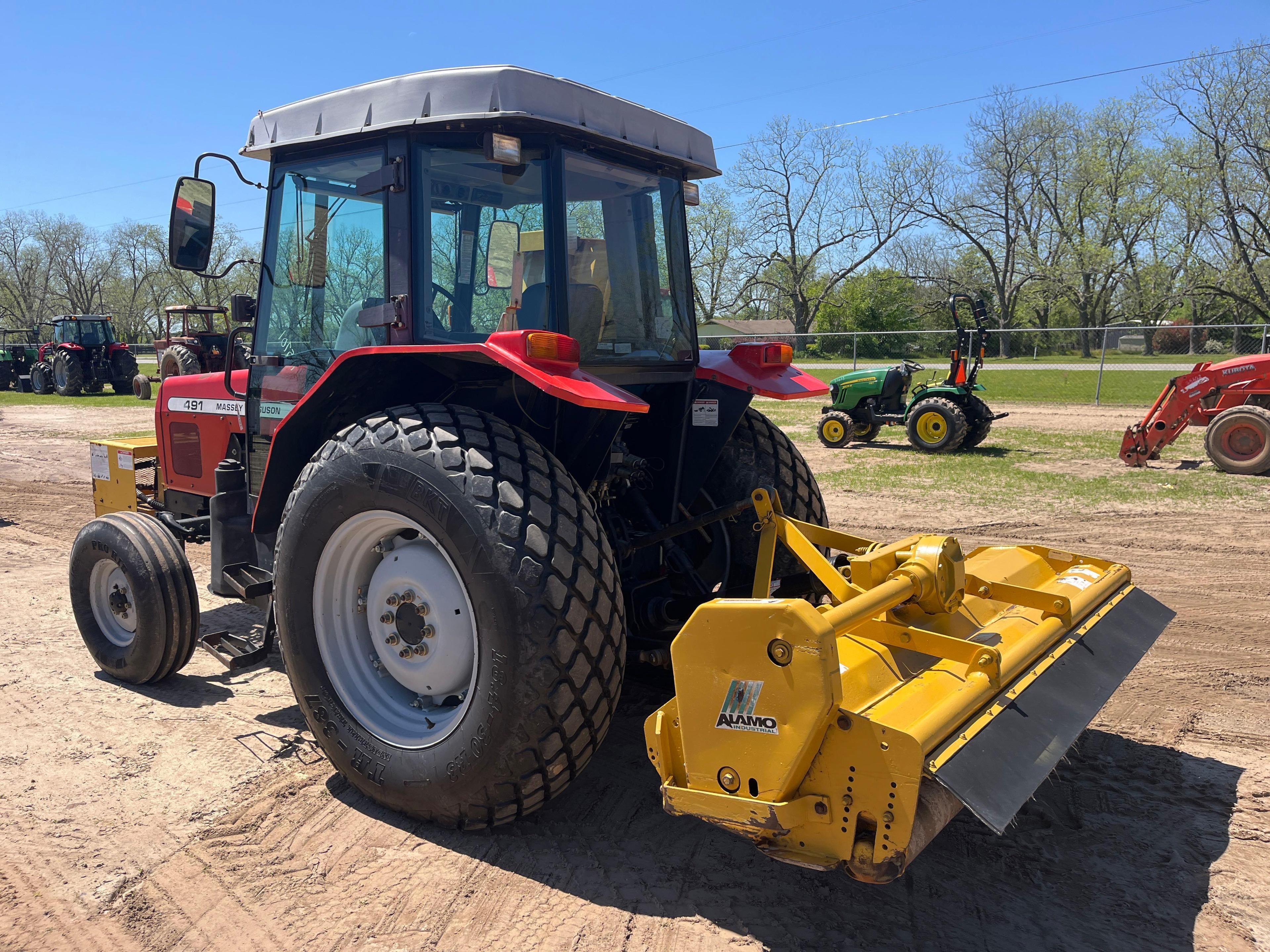 MASSEY FERGUSON 491 TRACTOR