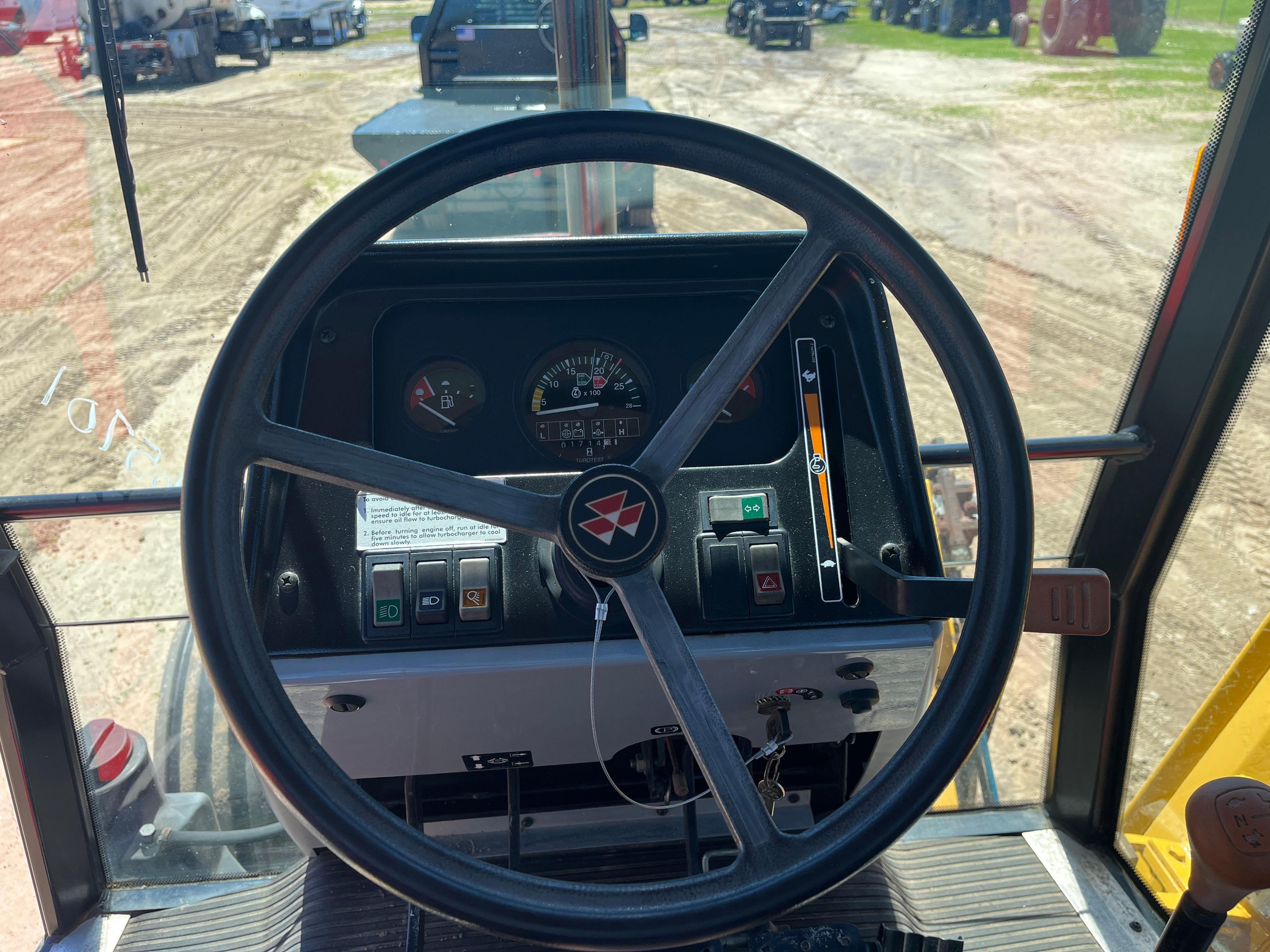 MASSEY FERGUSON 491 TRACTOR