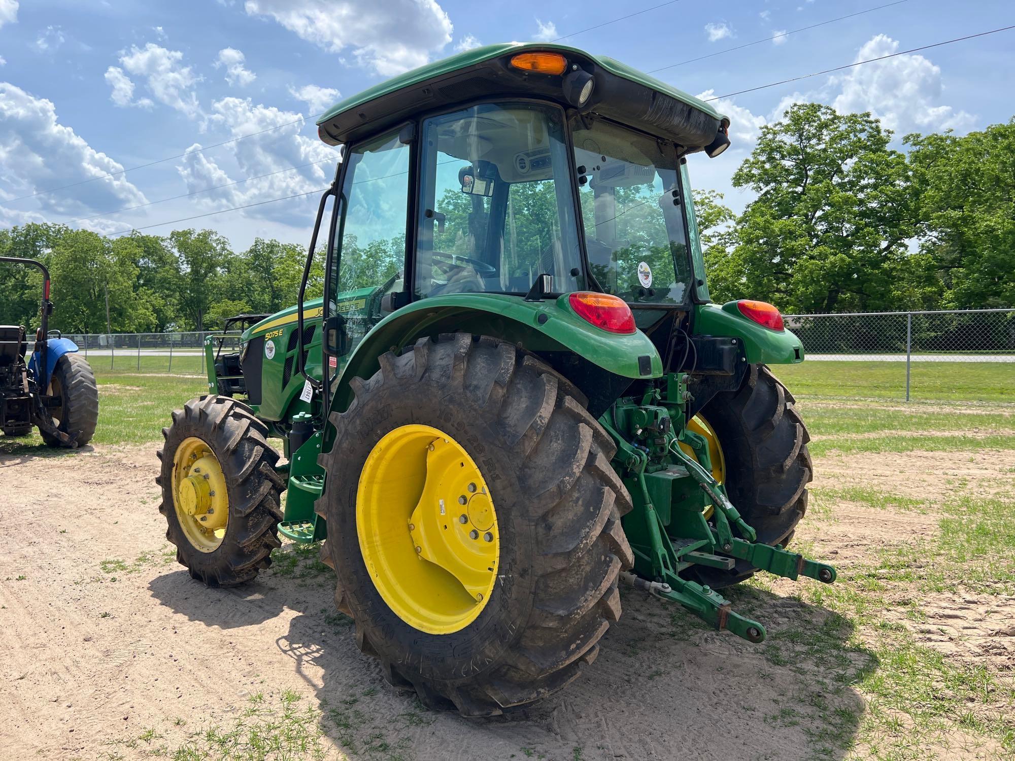 2022 JOHN DEERE 5075E TRACTOR