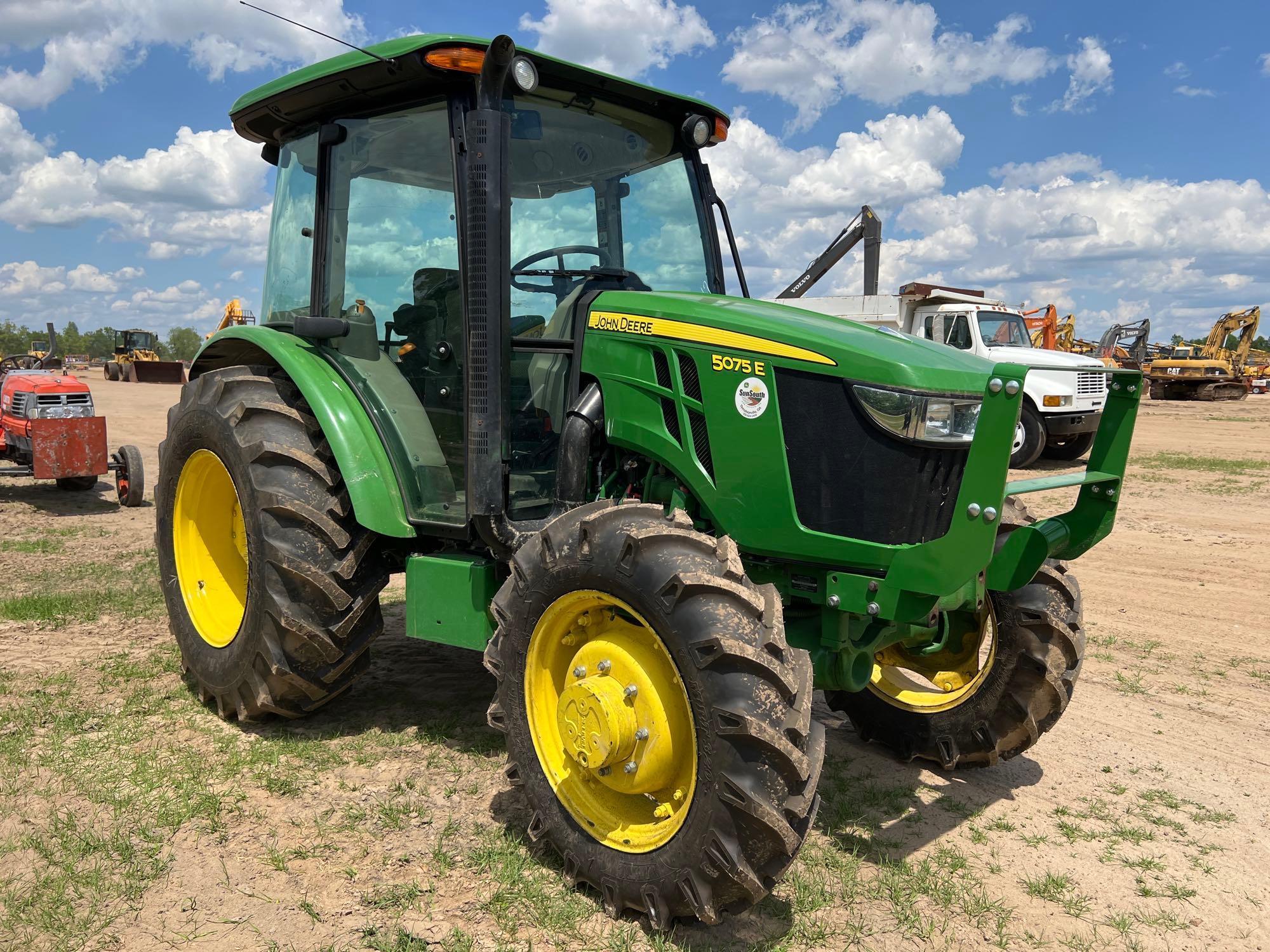 2022 JOHN DEERE 5075E TRACTOR