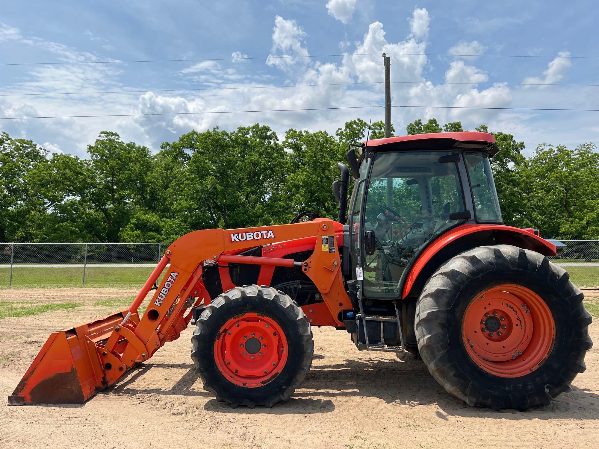 KUBOTA M5-111 TRACTOR