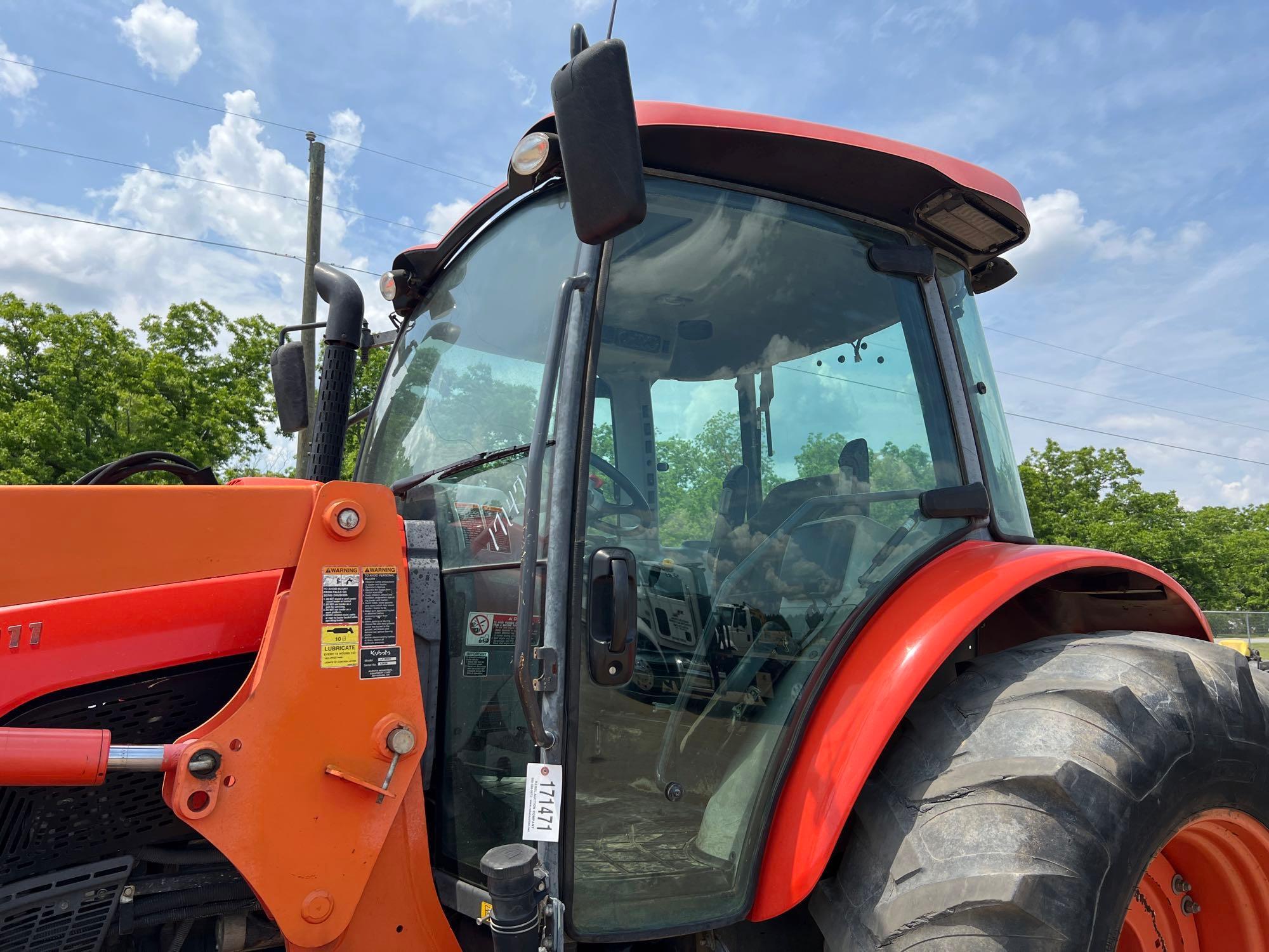 KUBOTA M5-111 TRACTOR