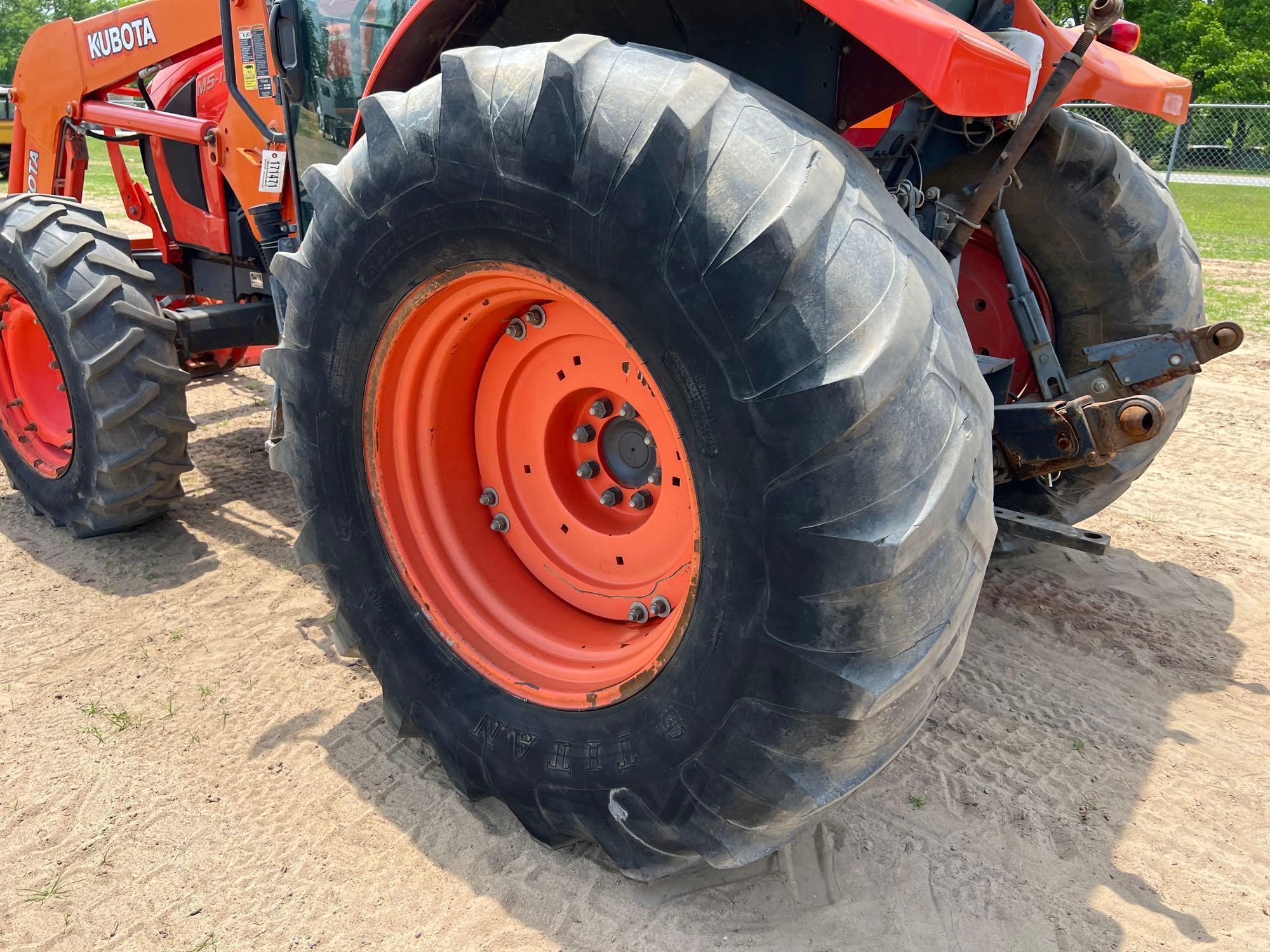 KUBOTA M5-111 TRACTOR