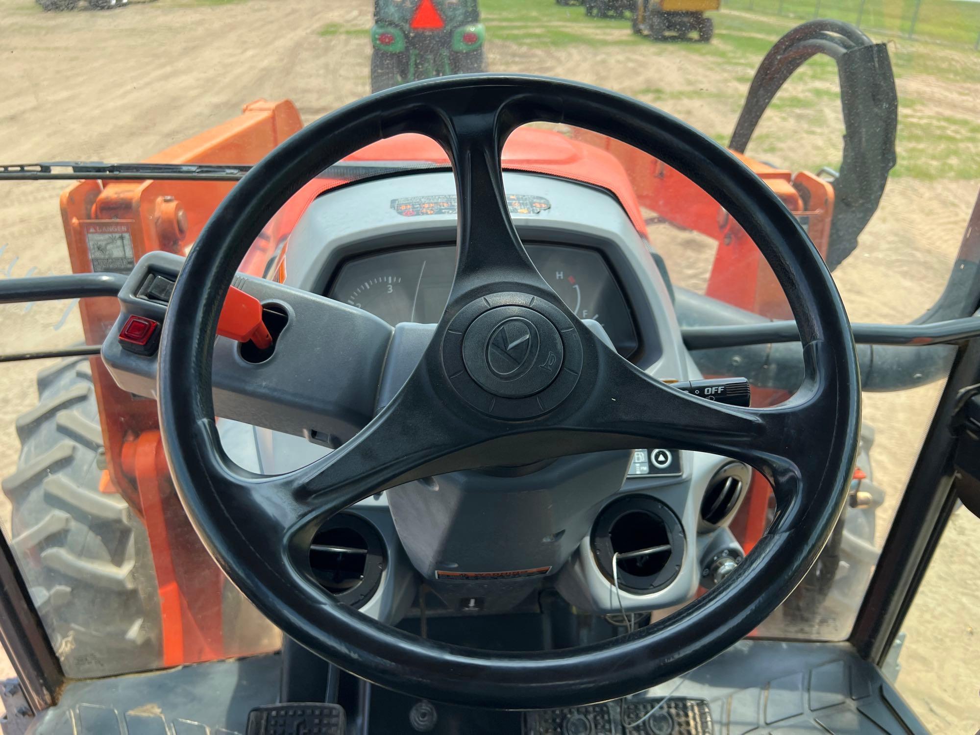 KUBOTA M5-111 TRACTOR