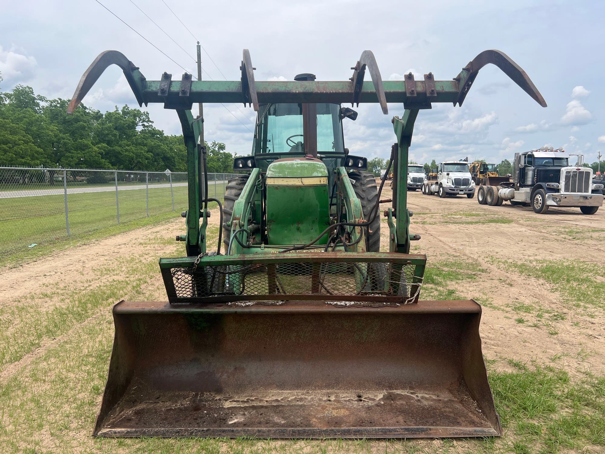 JOHN DEERE 4440 TRACTOR