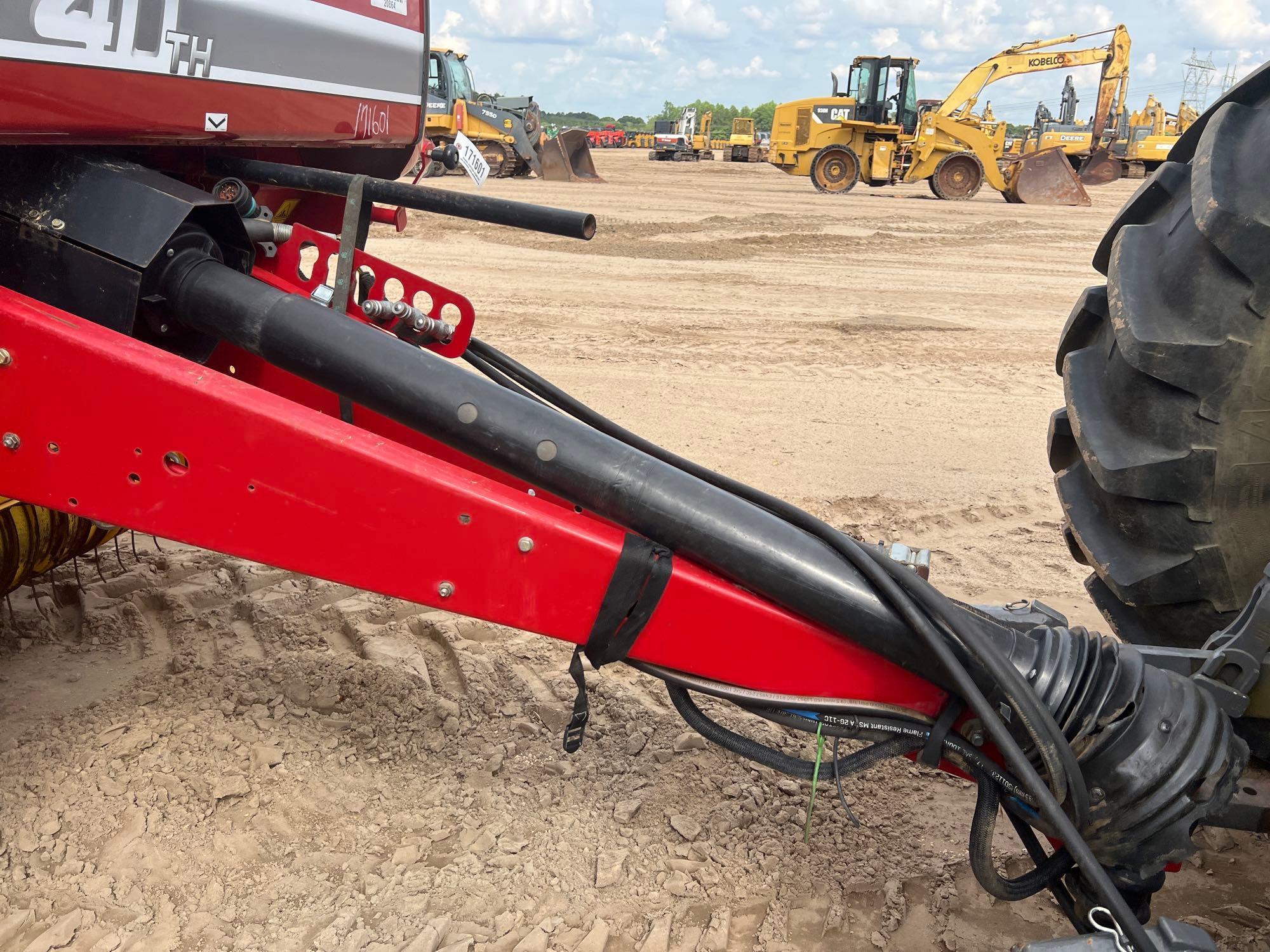 2015 NEW HOLLAND ROLL-BELT 460 ROUND BALER