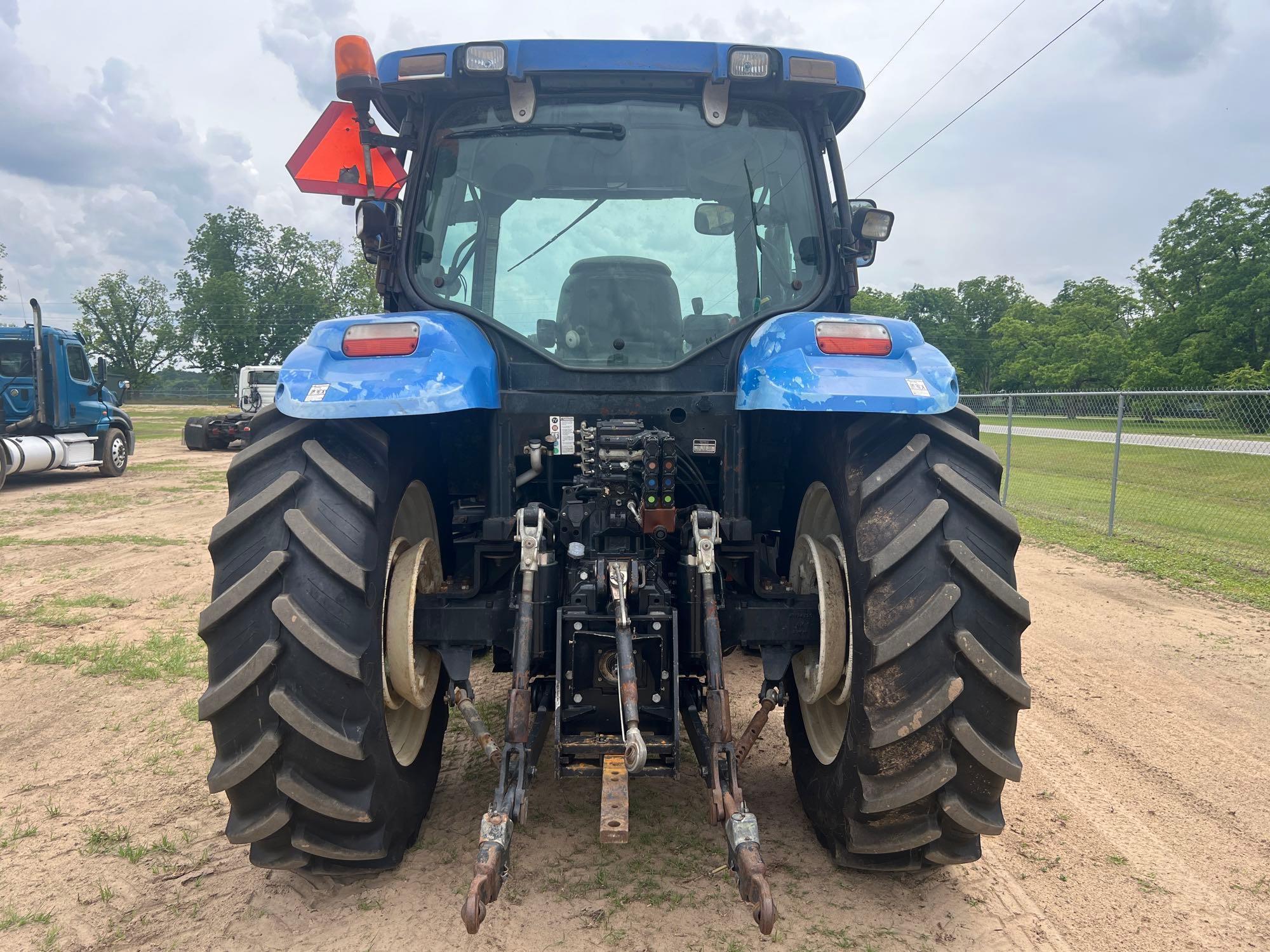 2006 NEW HOLLAND TS135A TRACTOR