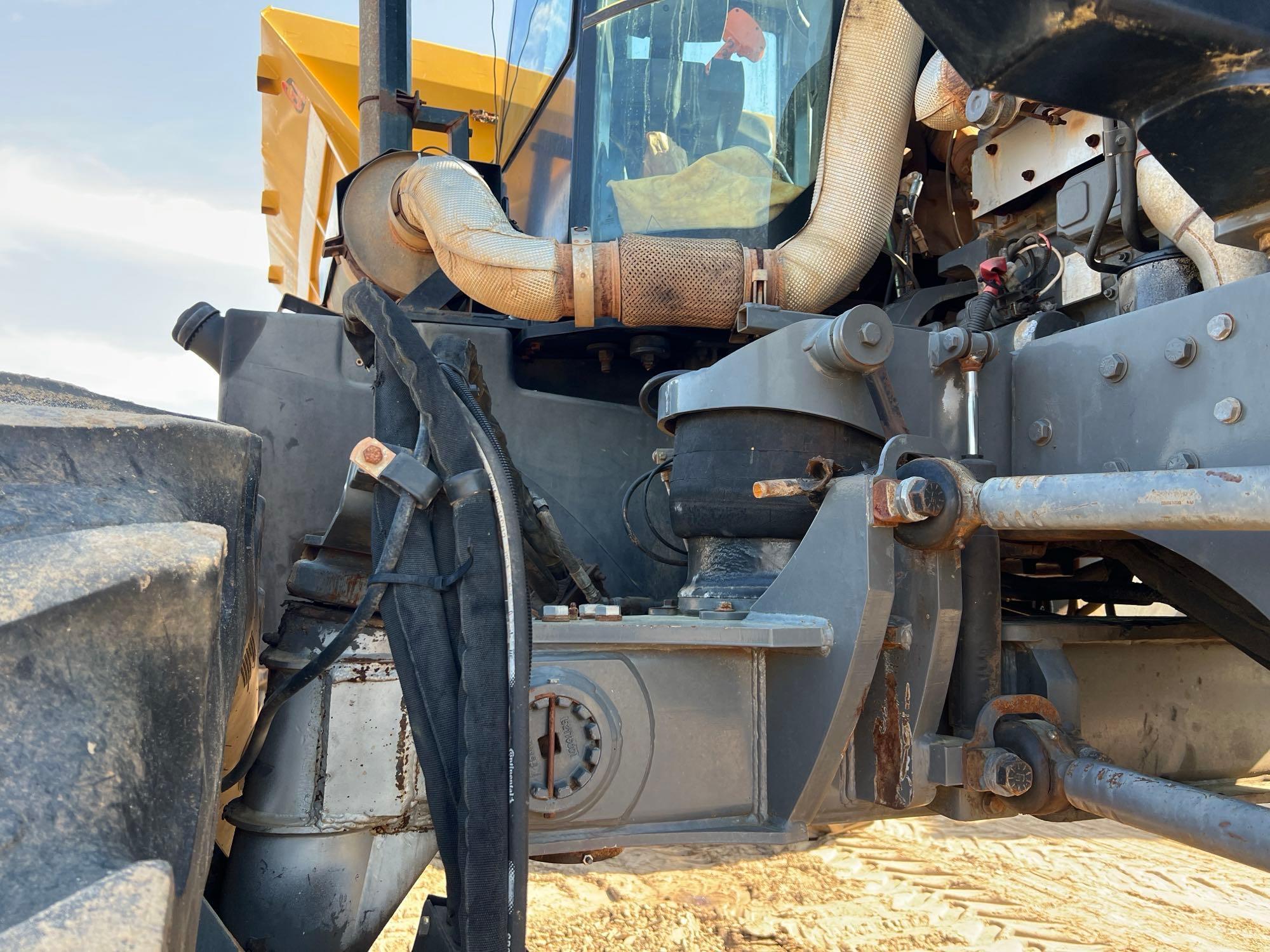 ROGATOR RG1100 - 4X4 OFF ROAD SPREADER