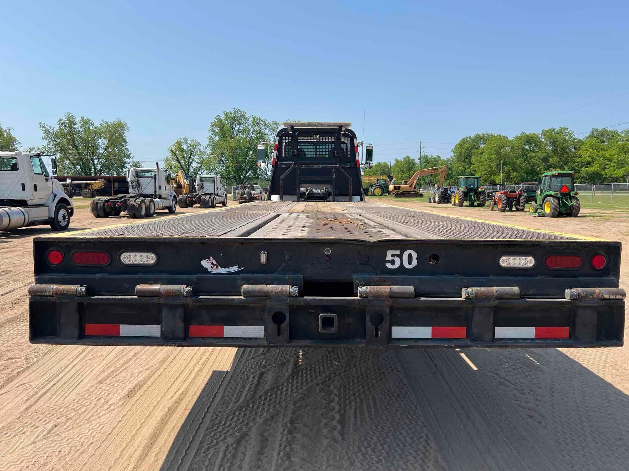 2014 PETERBILT 348 TRI AXLE DAY CAB