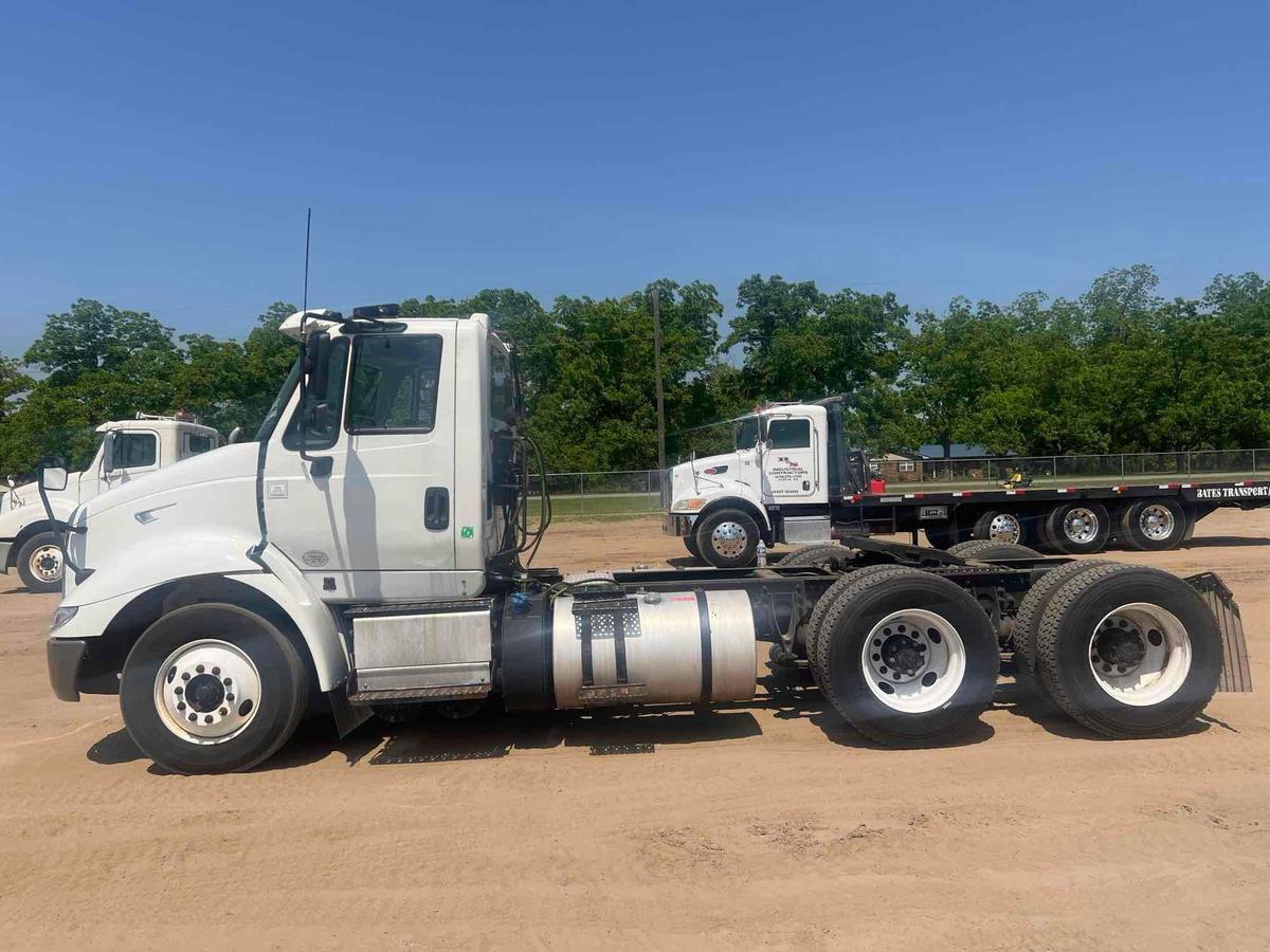 2017 INTERNATIONAL 8600 DAY CAB T/A ROAD TRACTOR