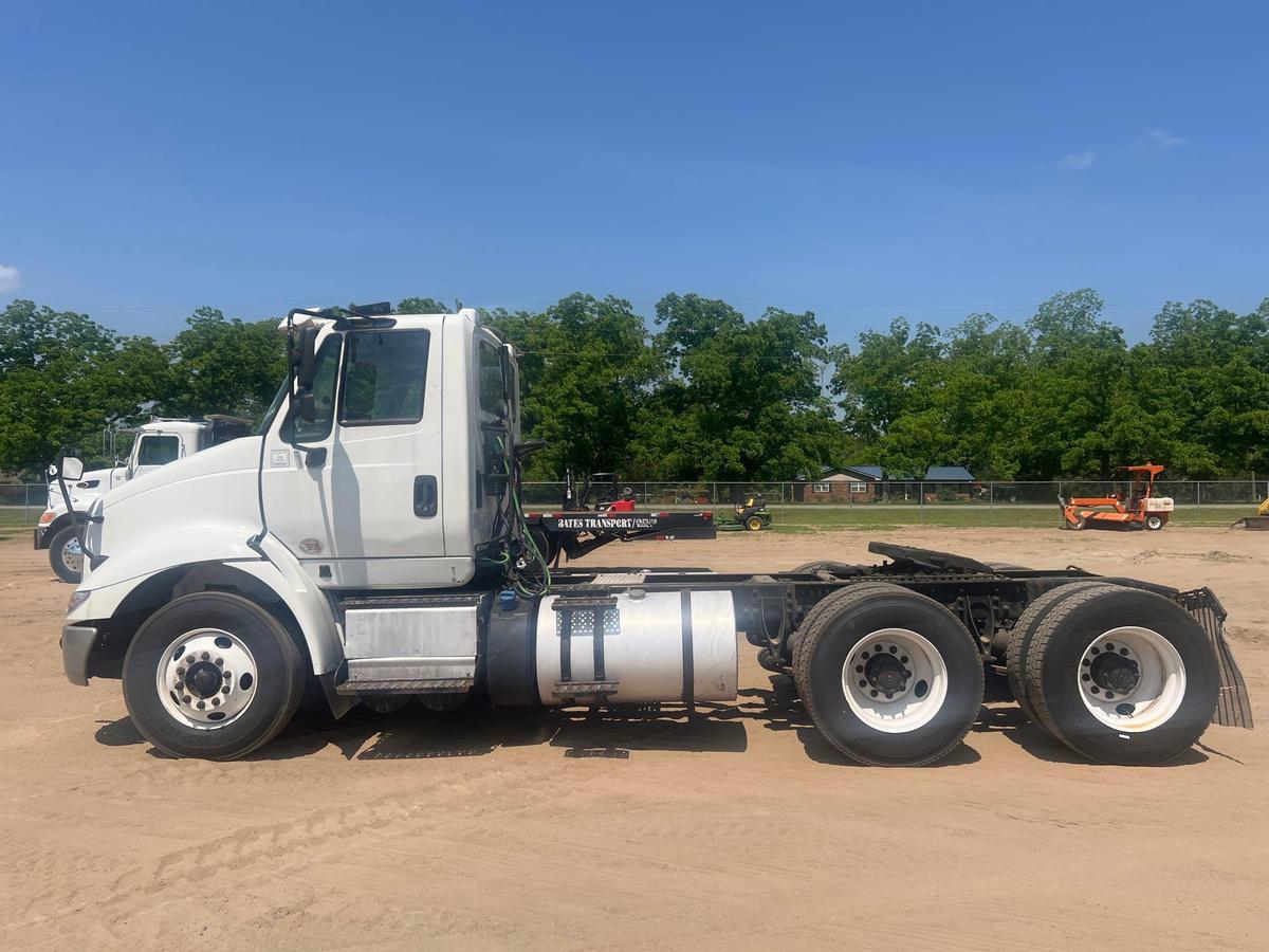 2017 INTERNATIONAL 8600 DAY CAB T/A ROAD TRACTOR