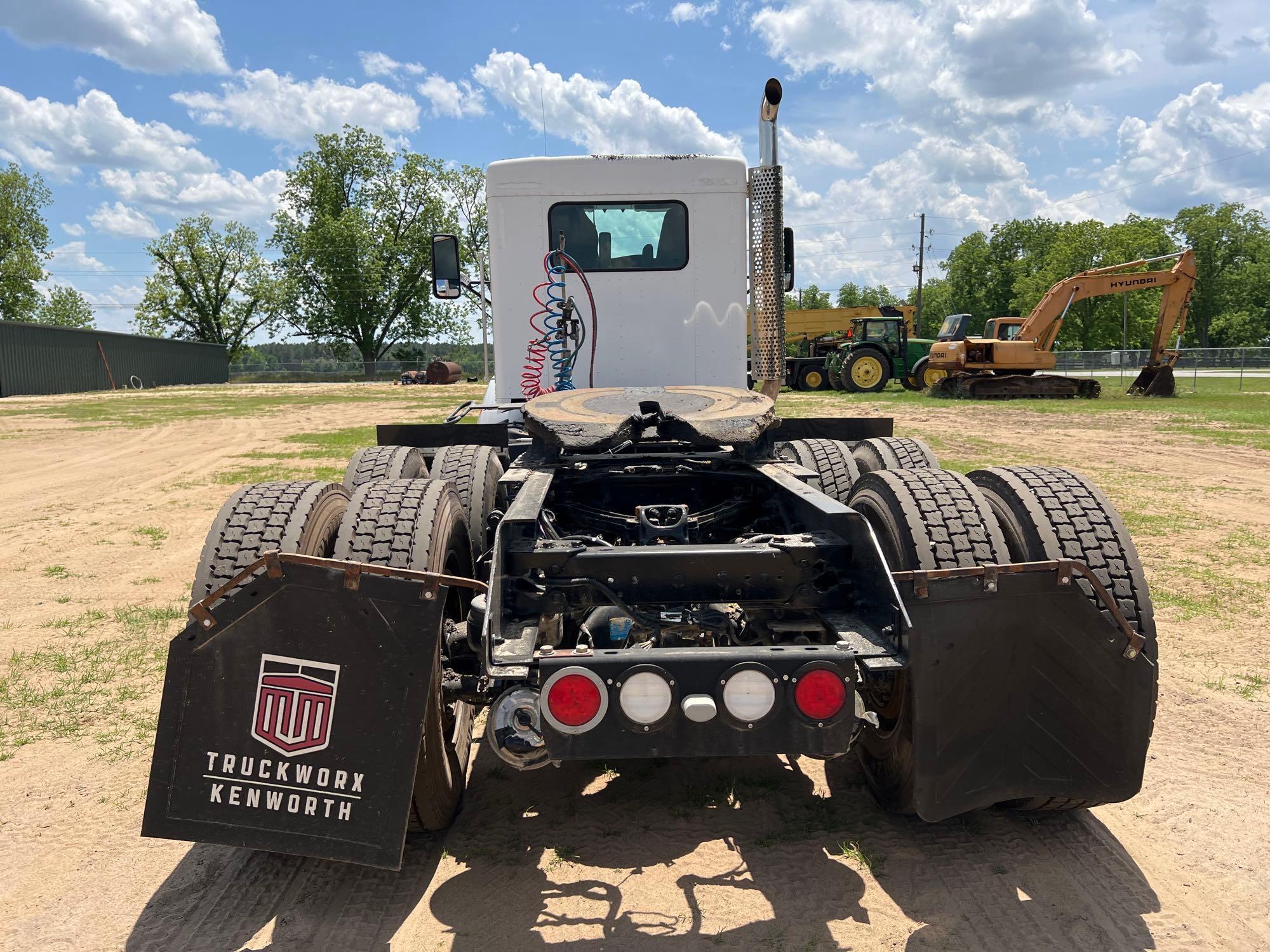 2014 KENWORTH T660 DAY CAB T/A ROAD TRACTOR