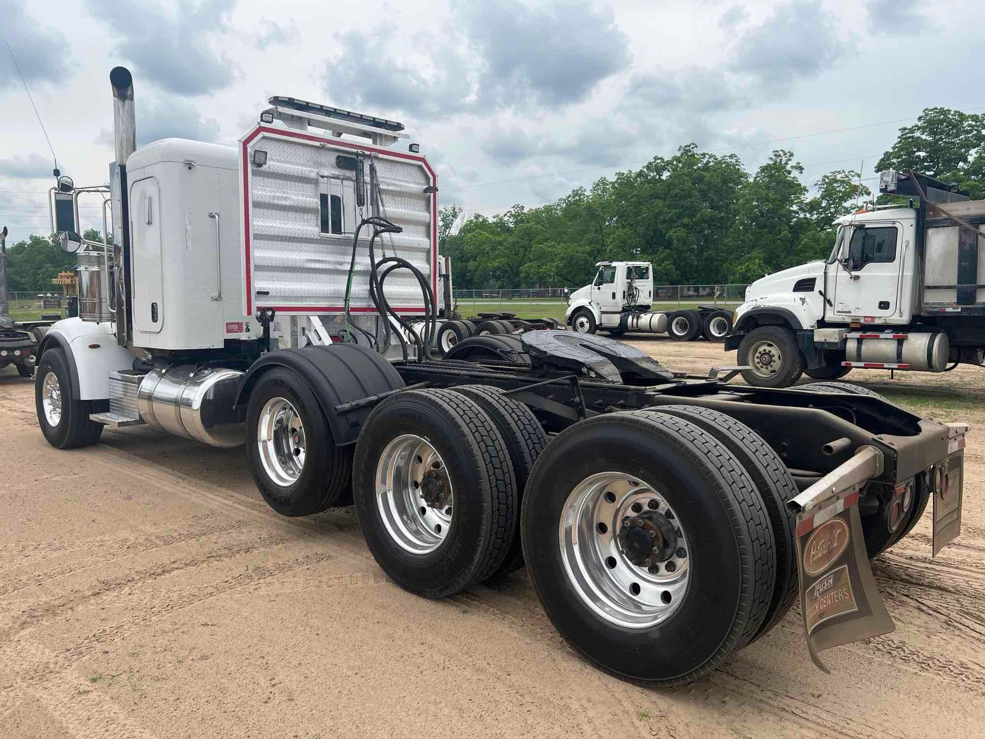 2012 PETERBILT 367 TRI-AXLE ROAD TRACTOR