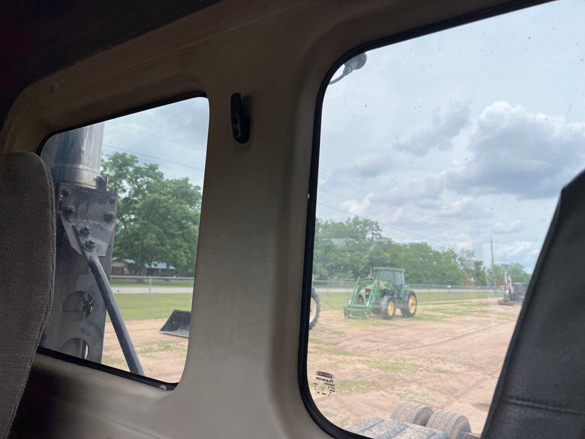 2012 FREIGHTLINER CASCADIA DAY CAB ROAD TRACTOR