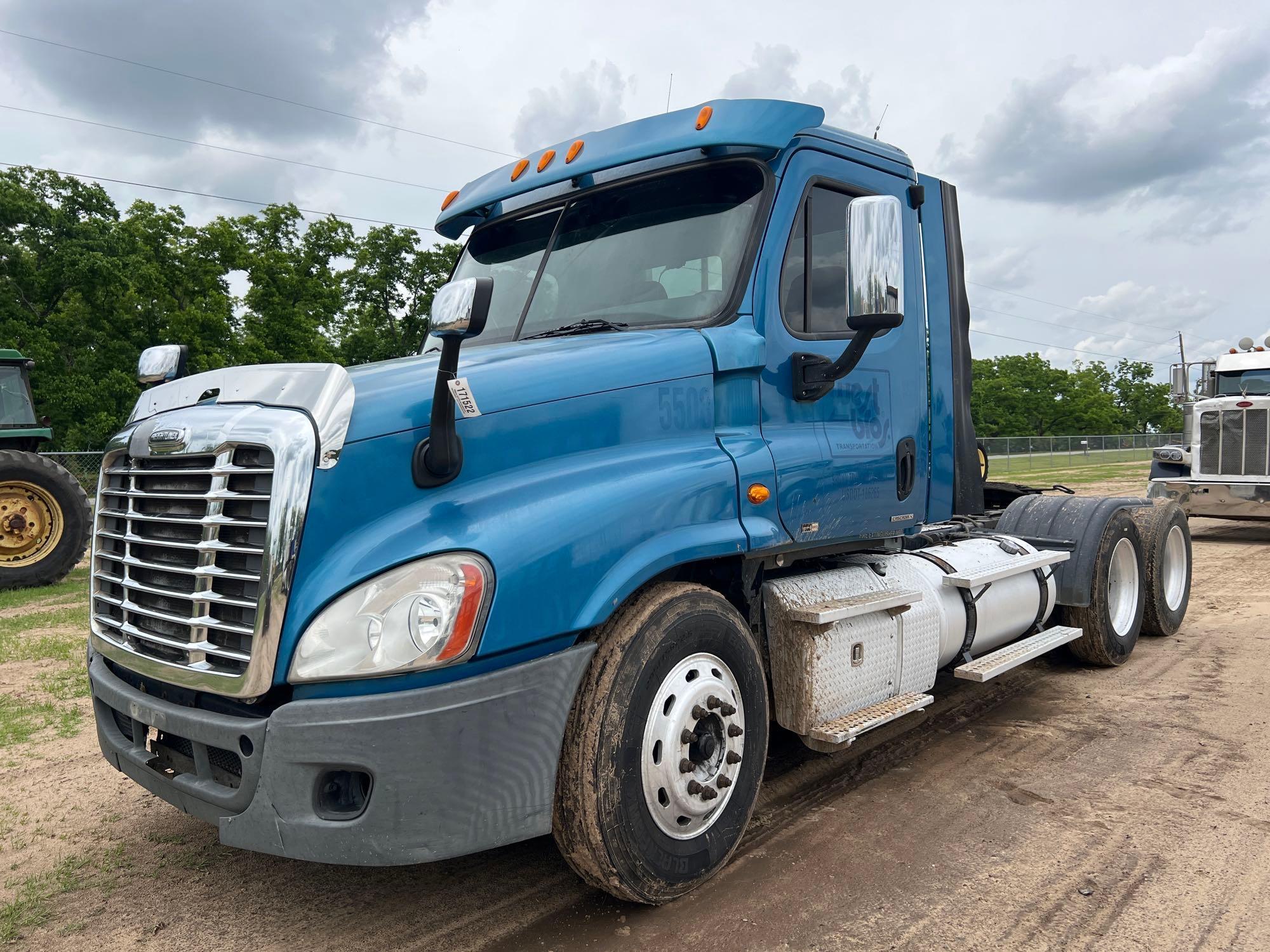 2012 FREIGHTLINER CASCADIA DAY CAB ROAD TRACTOR