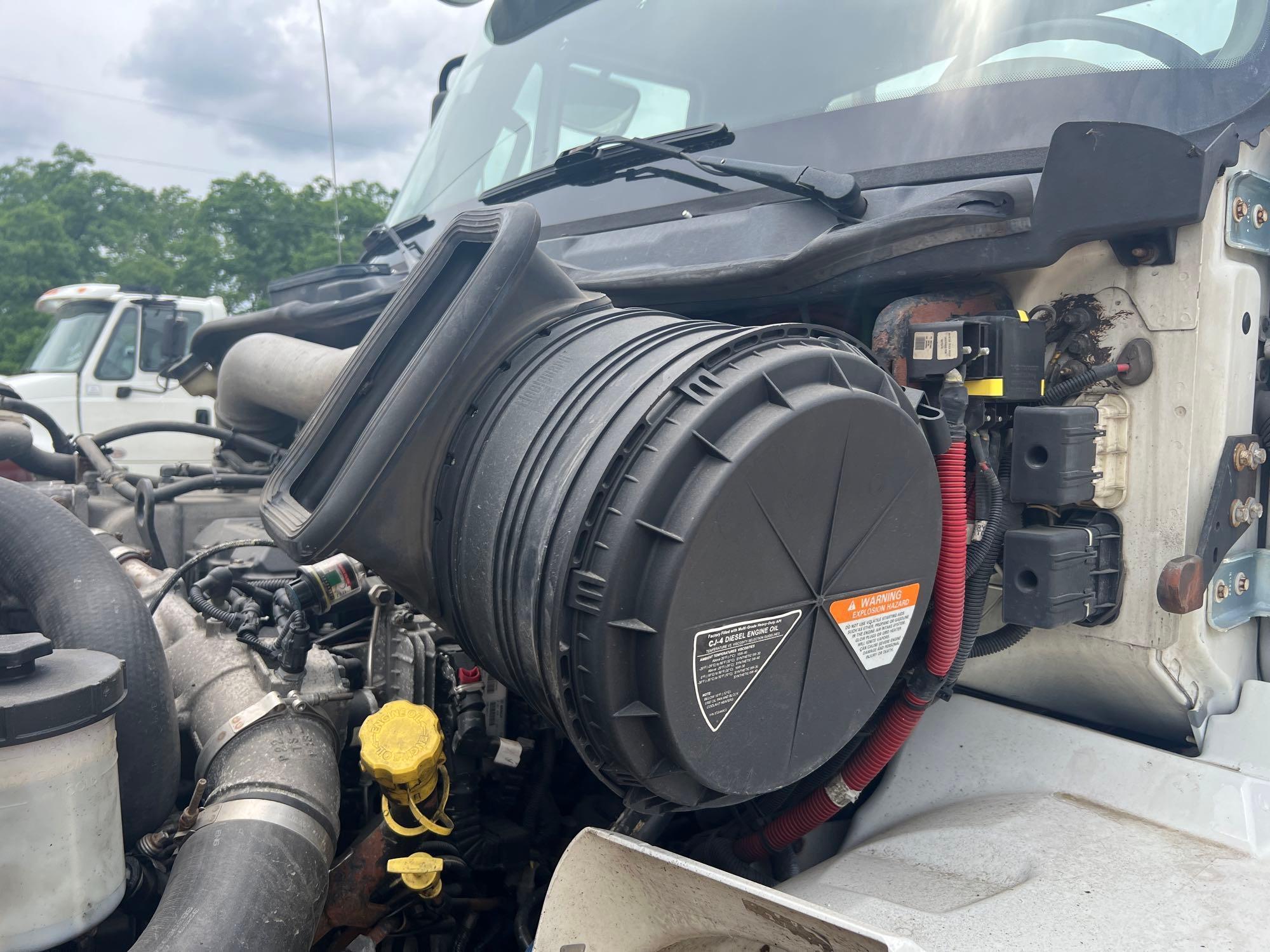 2016 INTERNATIONAL 8600 DAY CAB T/A ROAD TRACTOR