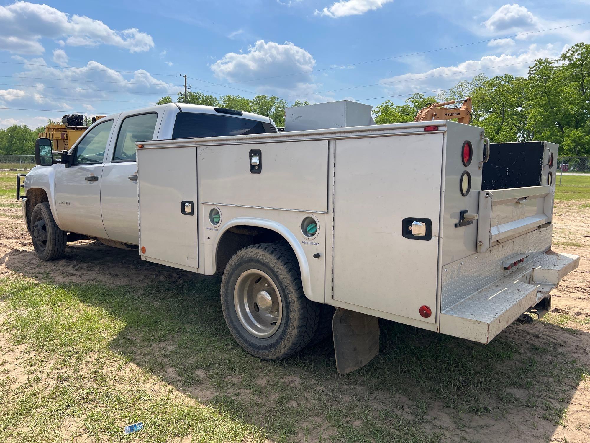 2014 CHEVROLET 3500HD CREW CAB SERVICE TRUCK