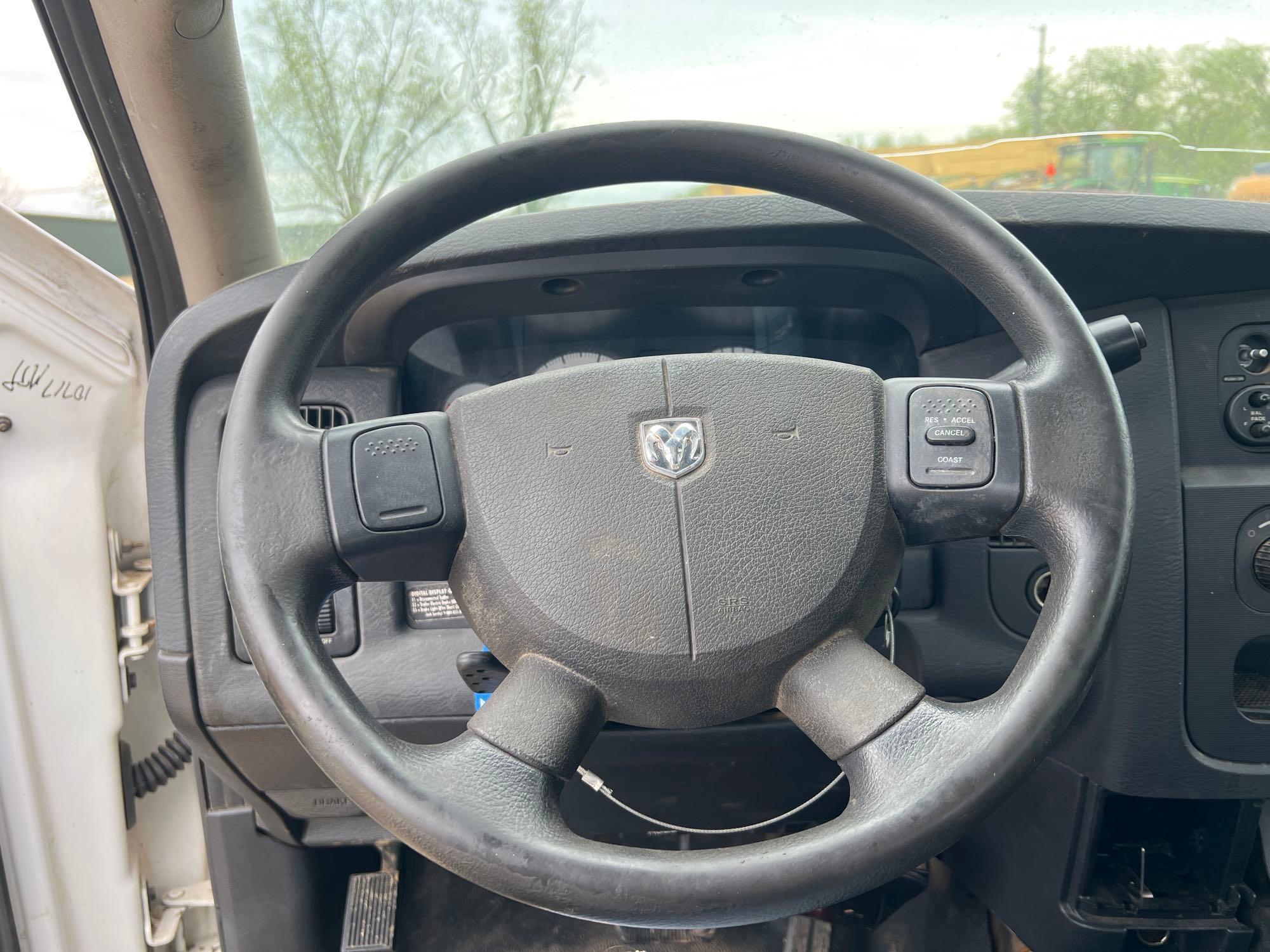 2004 DODGE RAM 1500 CREW CAB TRUCK