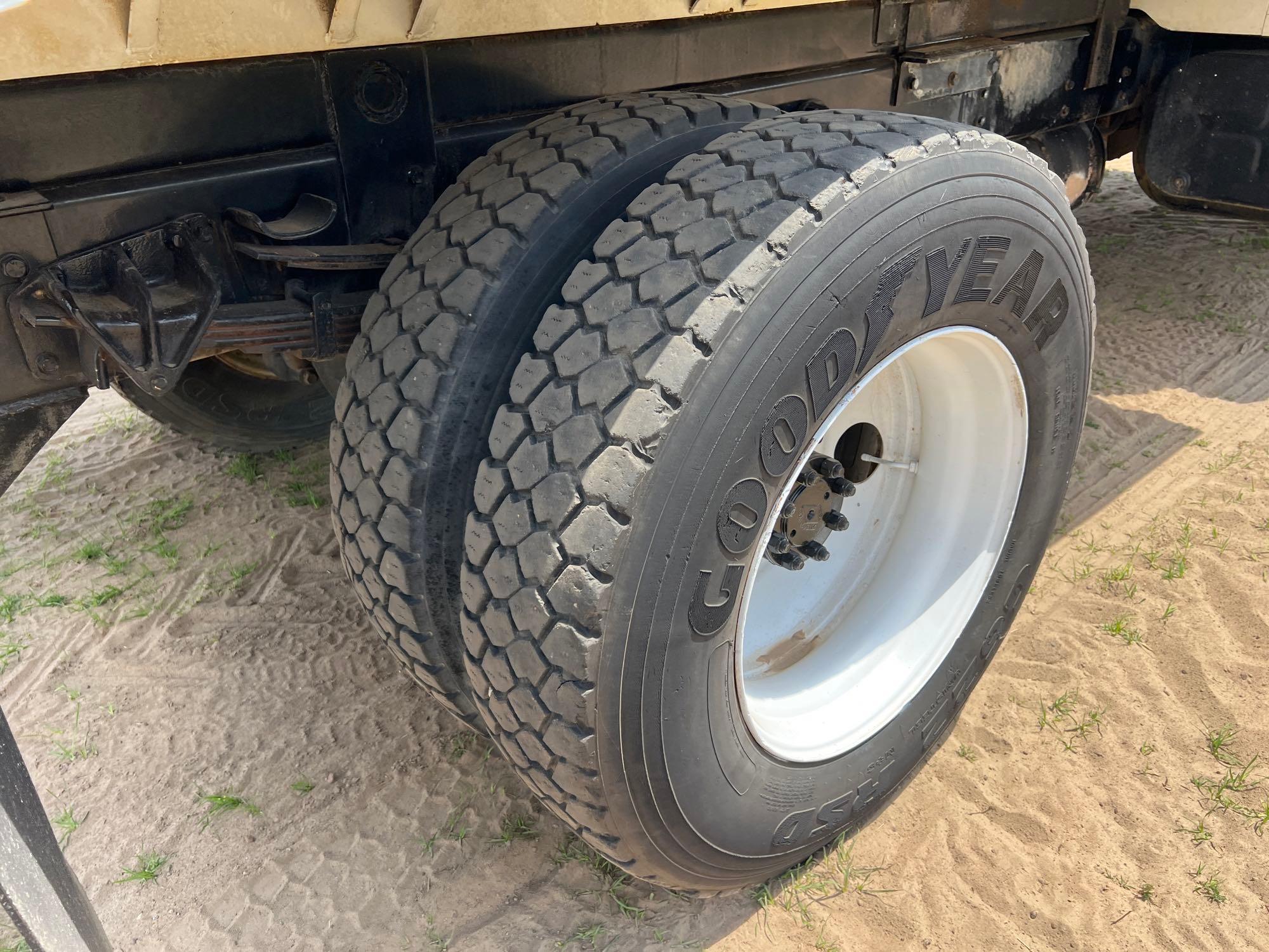 1998 INTERNATIONAL 4700 S/A DUMP TRUCK