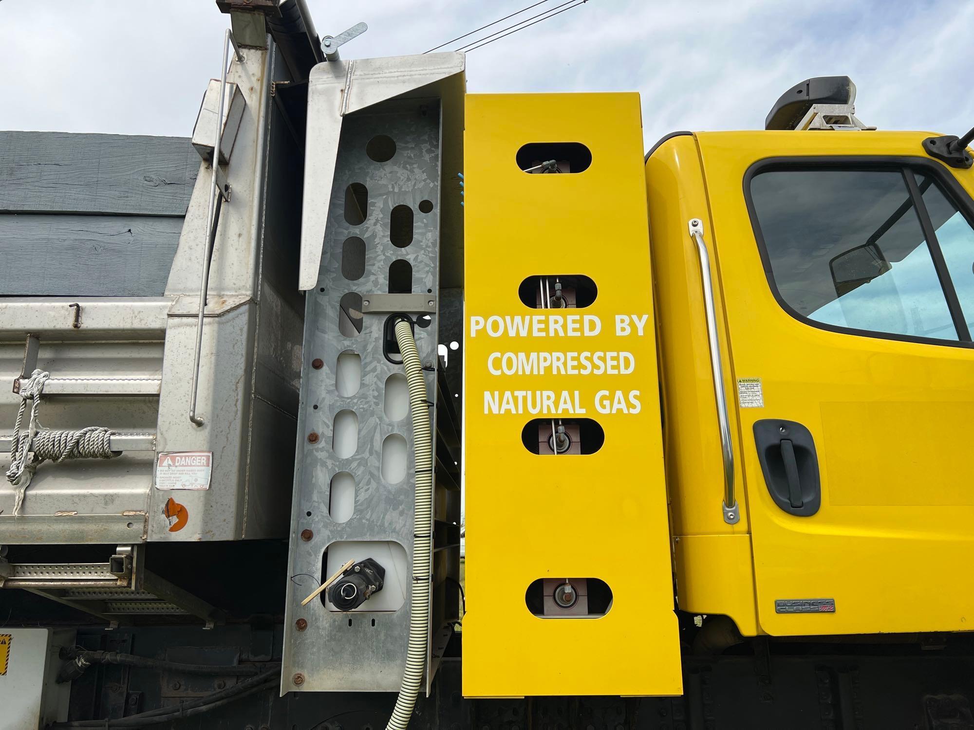 2011 FREIGHTLINER BUSINESS CLASS M2 T/A DUMP TRUCK