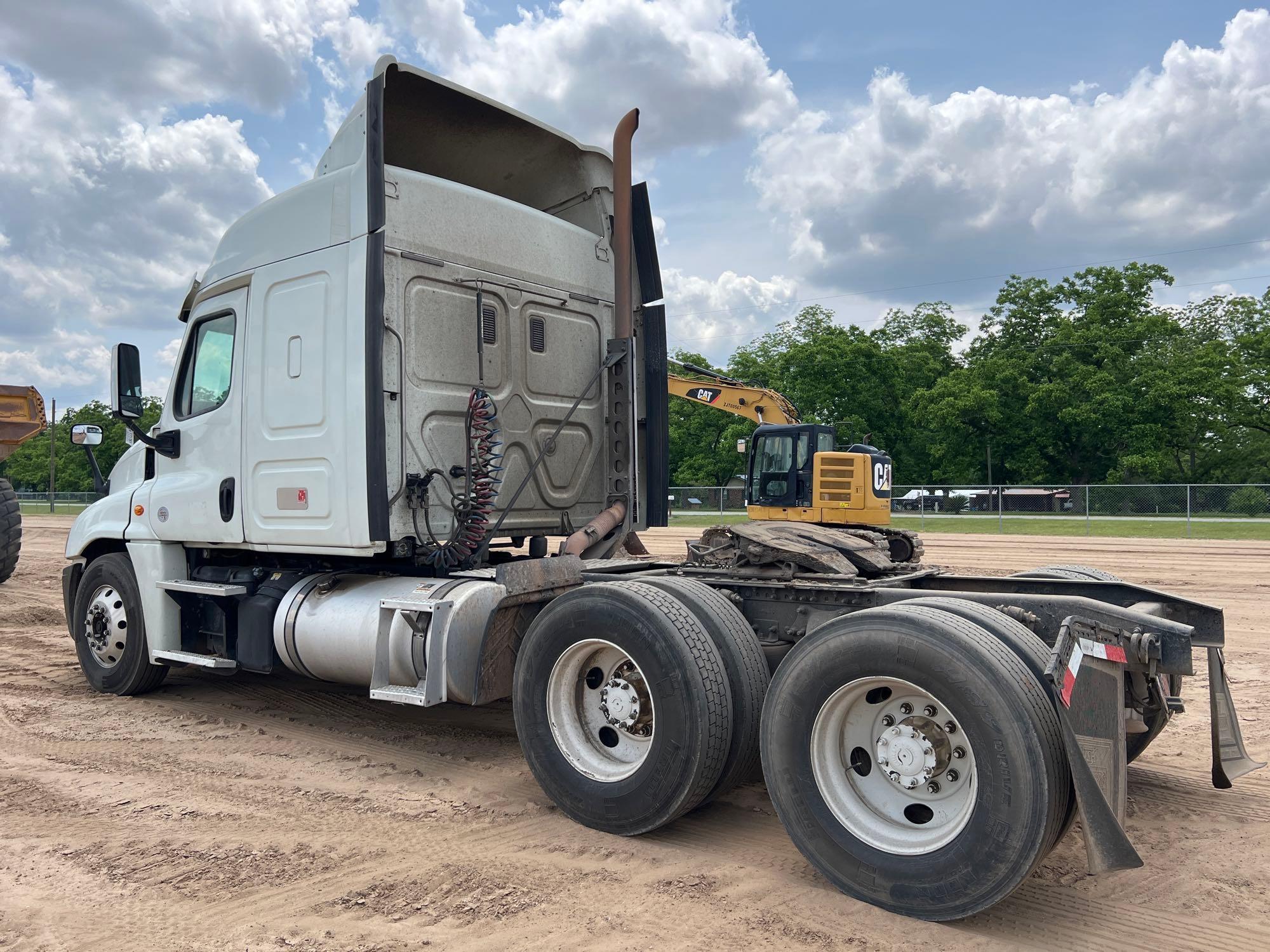 2014 FREIGHTLINER CASCADIA 125 ROAD TRACTOR