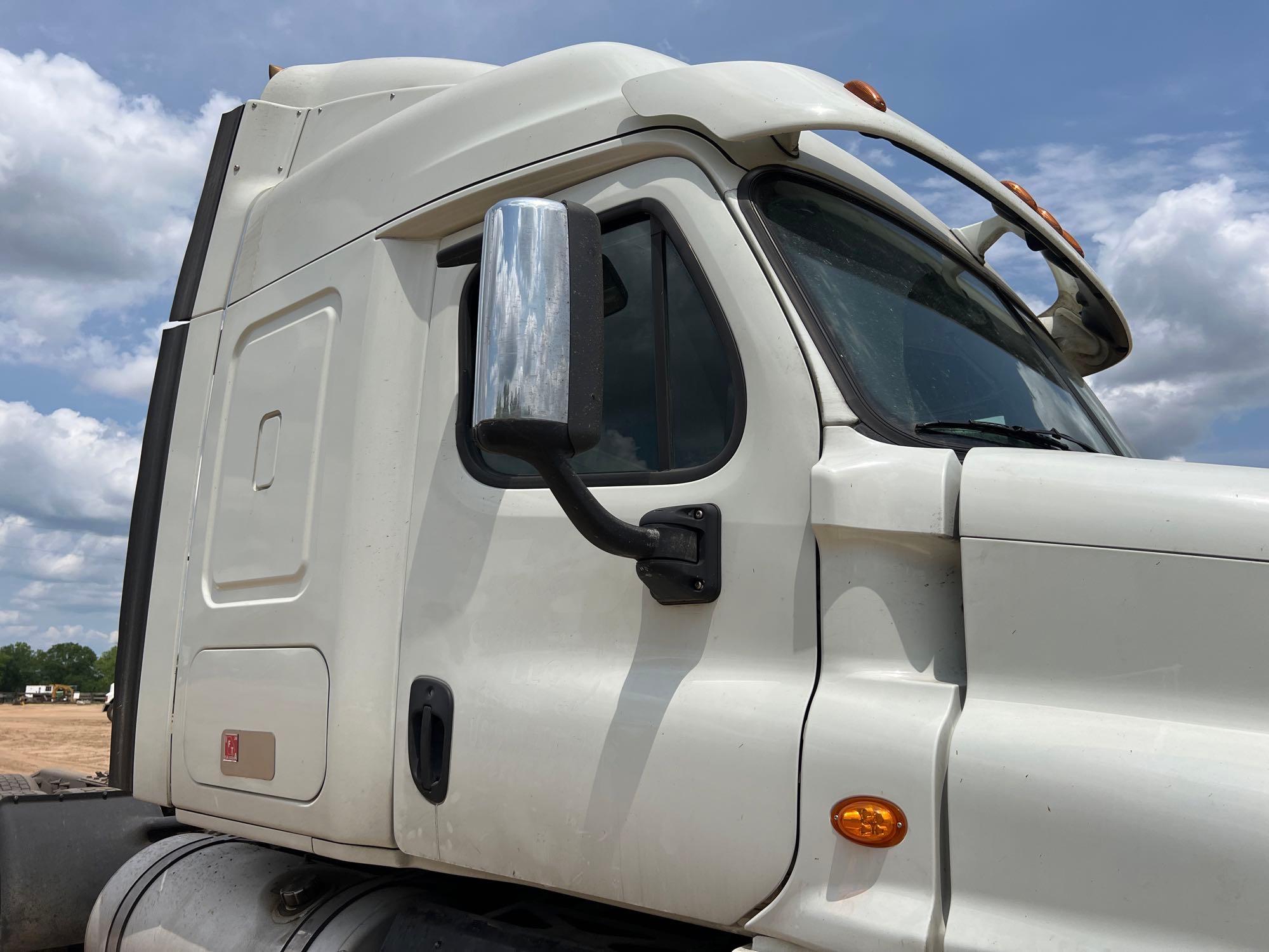 2014 FREIGHTLINER CASCADIA 125 ROAD TRACTOR