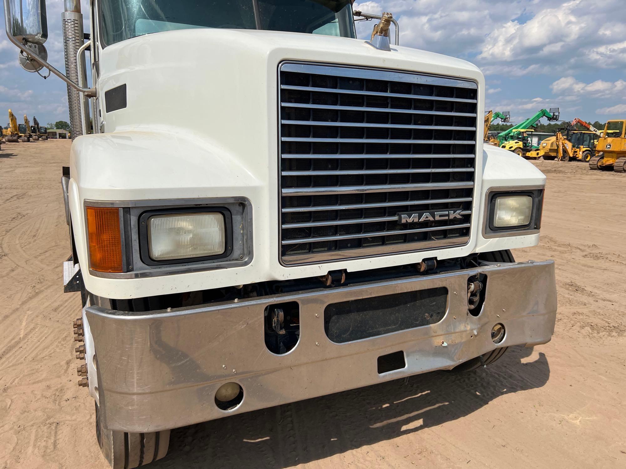 2015 MACK CHU613 DAY CAB T/A ROAD TRACTOR