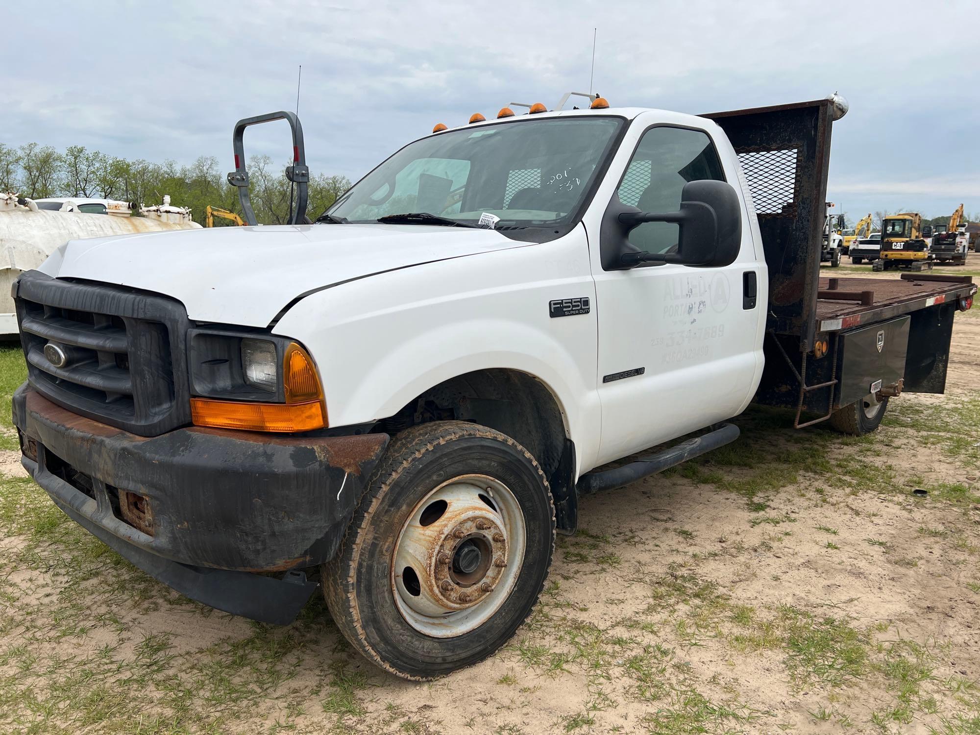 2001 FORD F-550 XL SUPER DUTY S/A FLATBED TRUCK