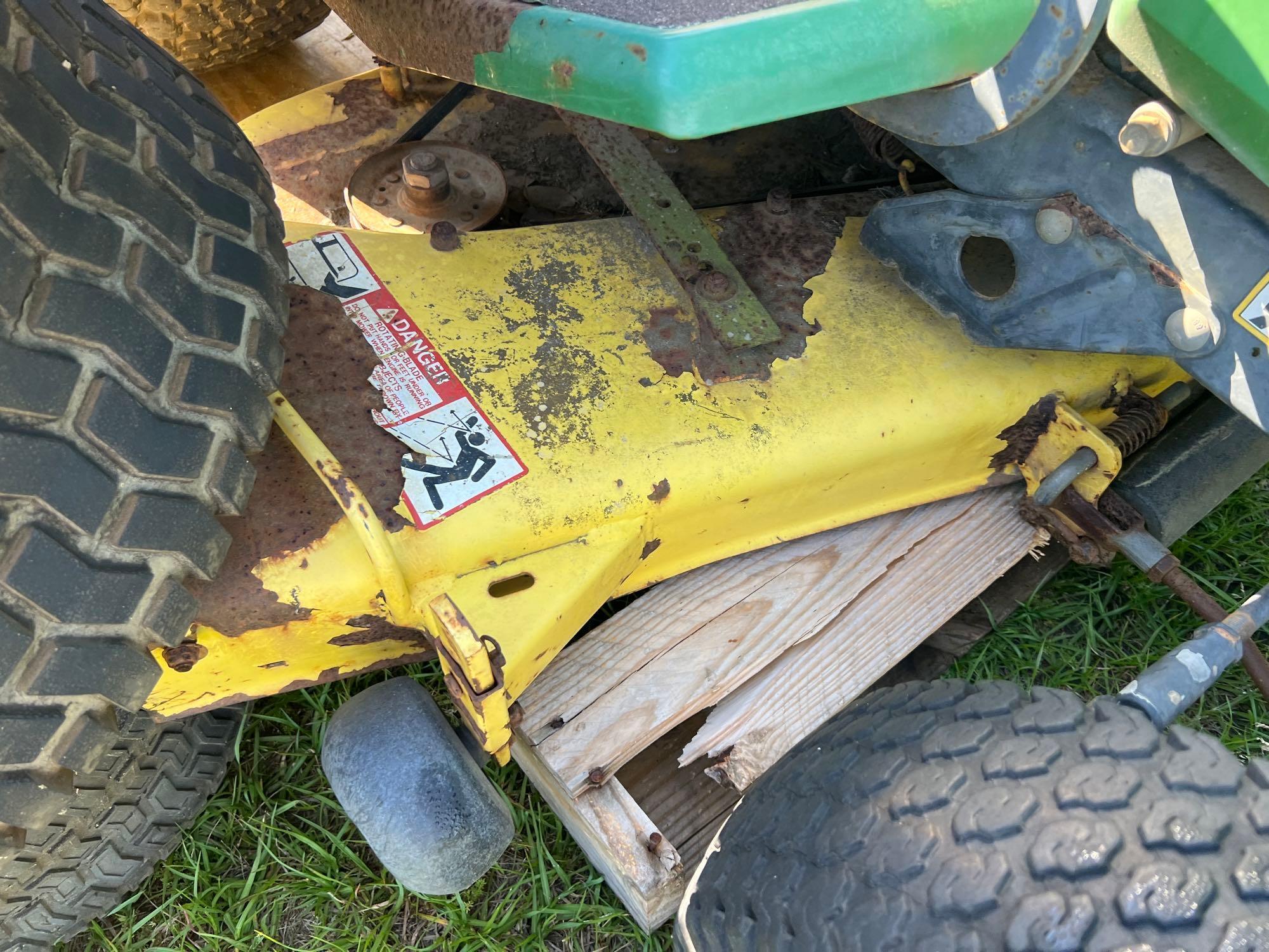 JOHN DEERE 240 RIDING MOWER