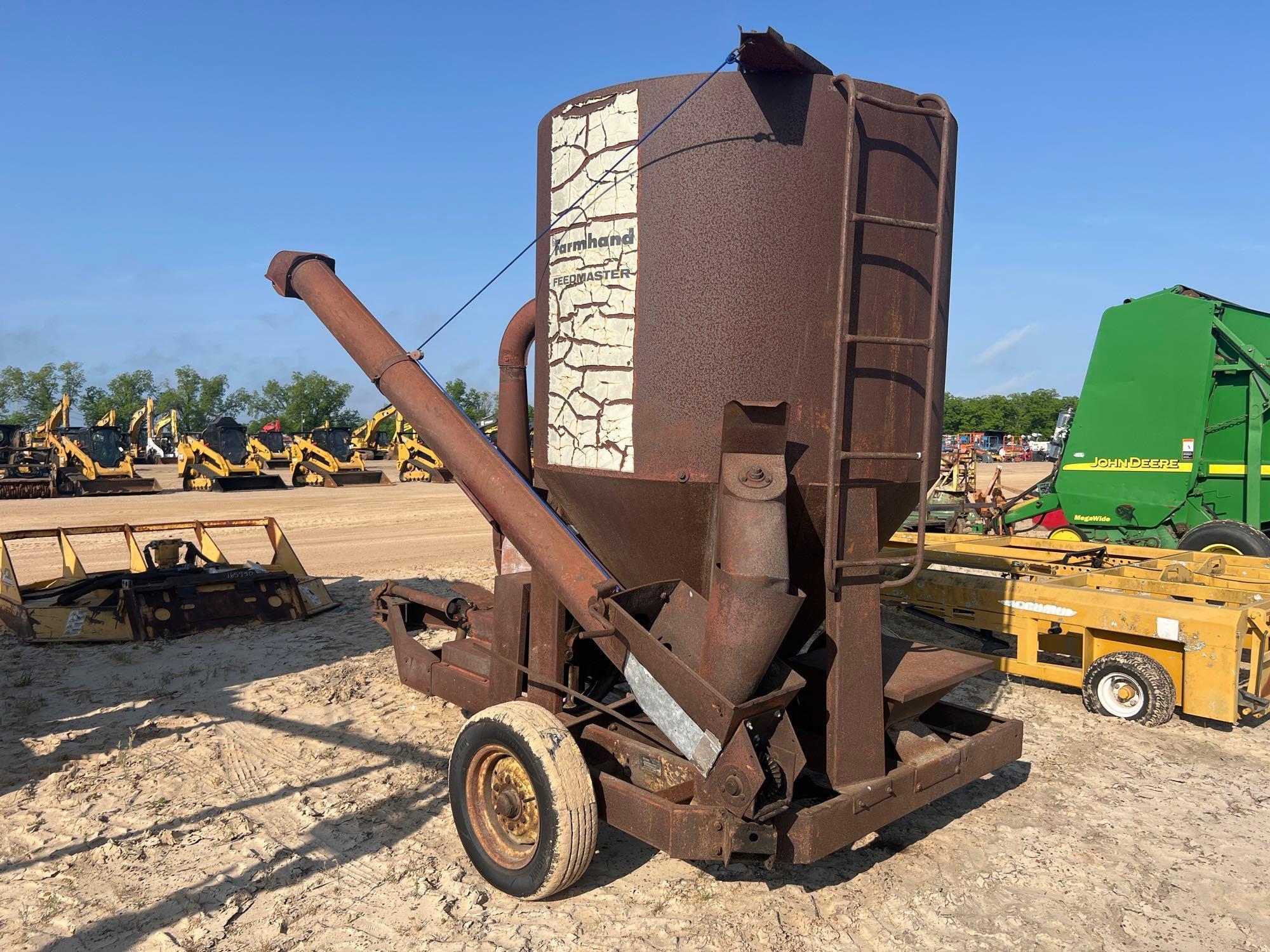 FARMHAND FEEDMASTER FEED MILL