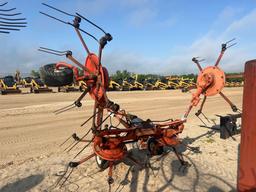 KUHN 4 BEATER HAY TEDDER / FLUFFER W/ SHAFT