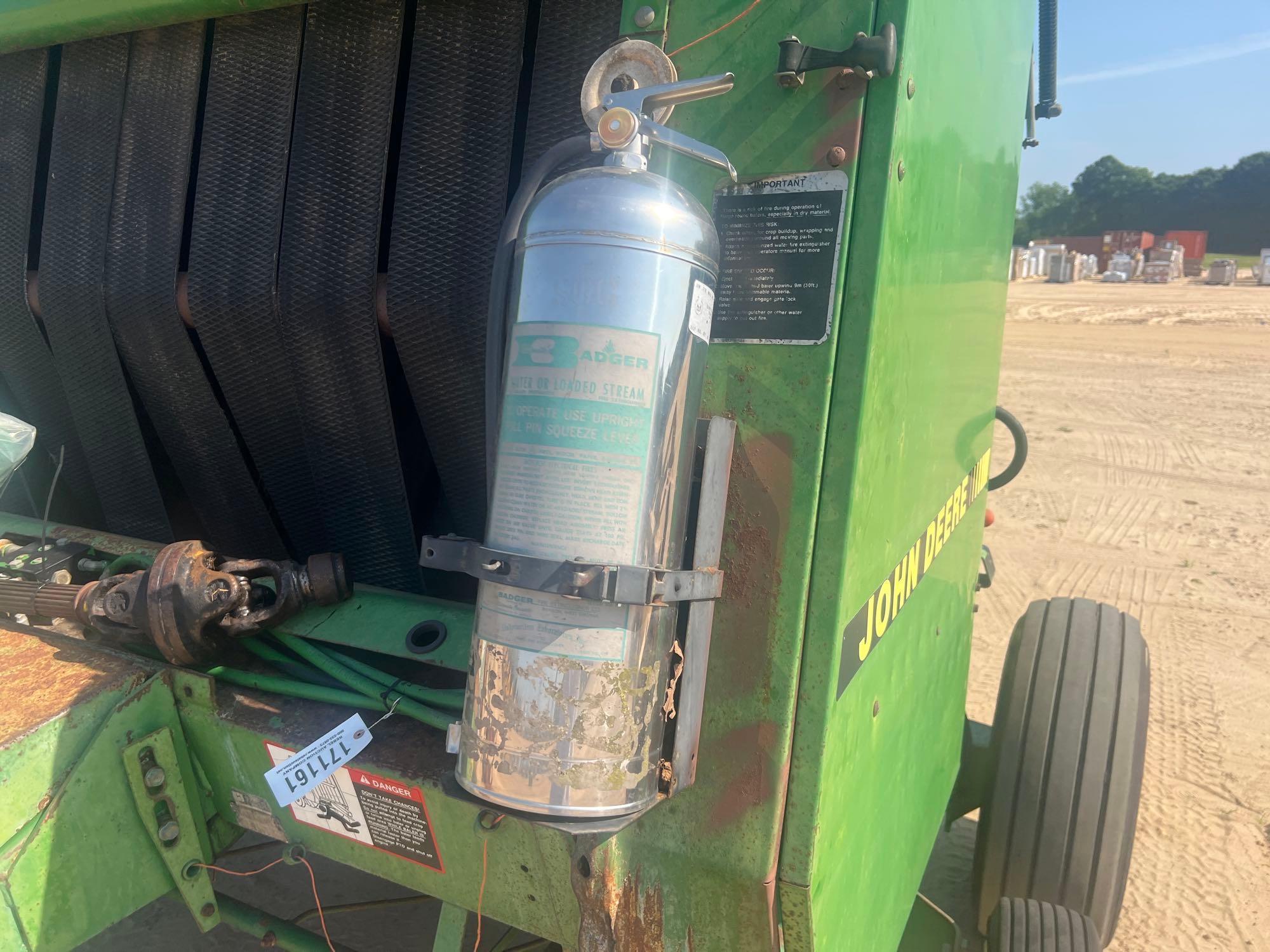 JOHN DEERE 535 ROUND HAY BALER