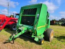 JOHN DEERE 568 HAY BALER