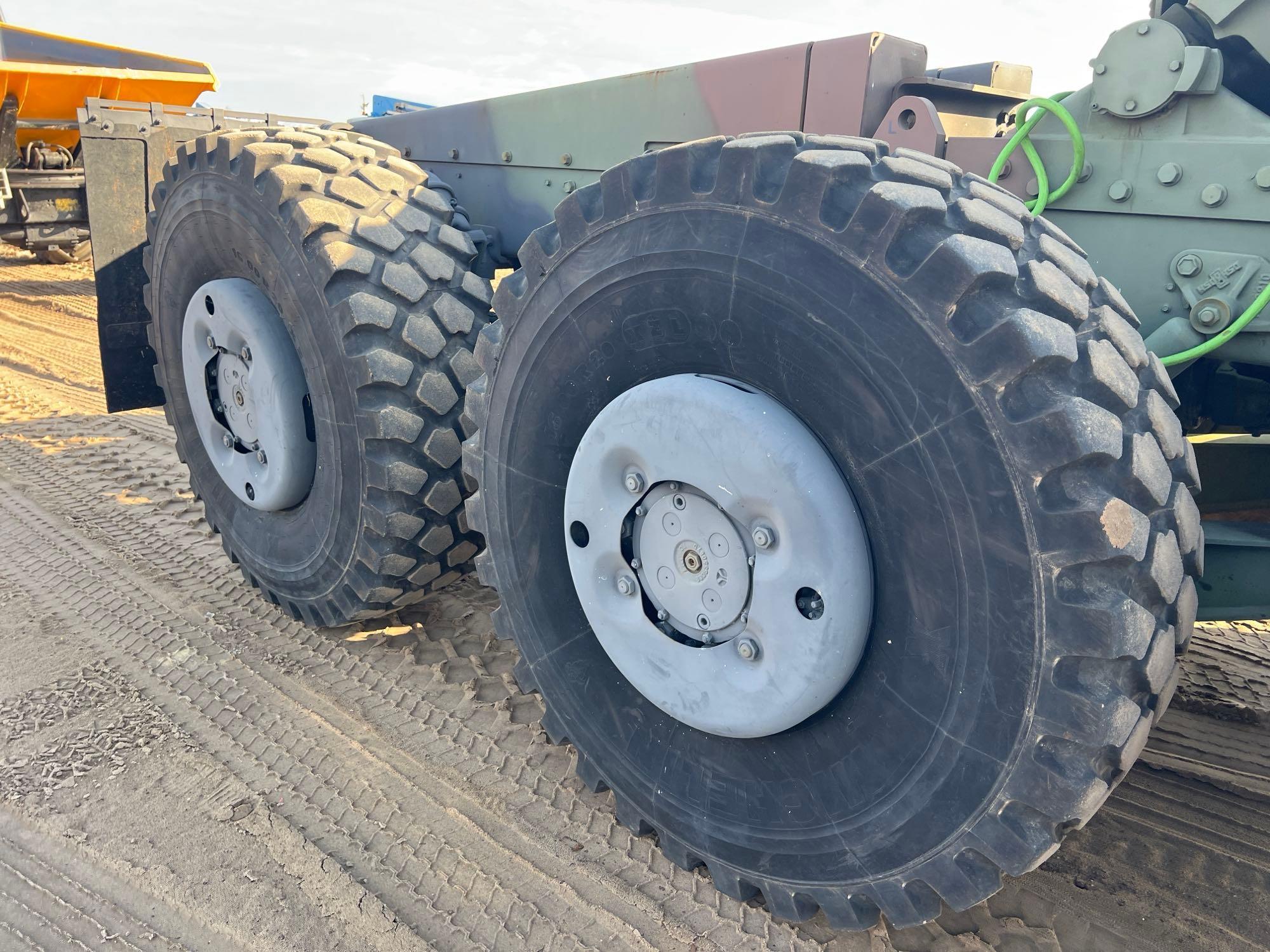 1993 OSHKOSH M1070 MILITARY TANK TRANSPORTER TRK