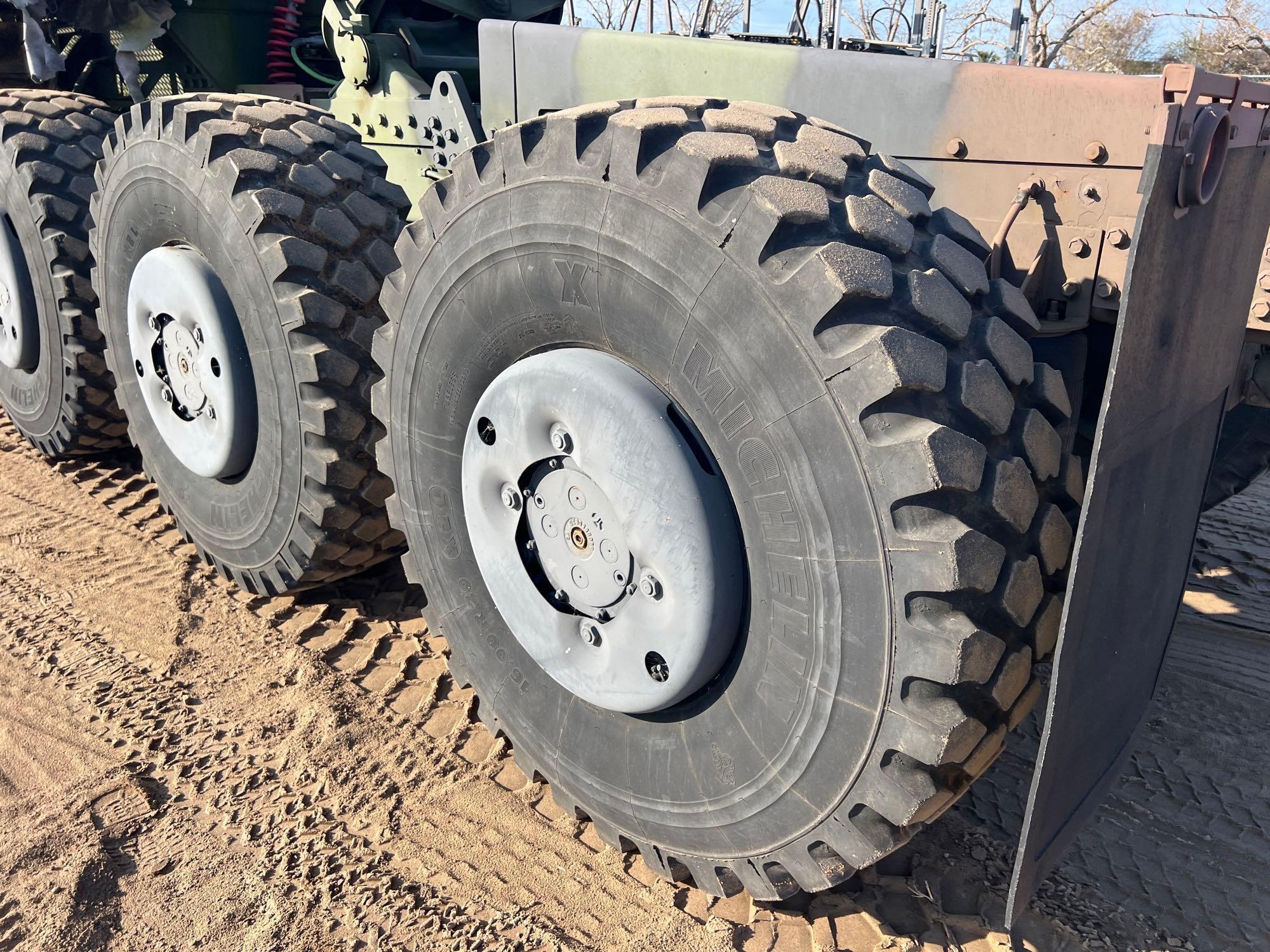 1993 OSHKOSH M1070 MILITARY TANK TRANSPORTER TRK