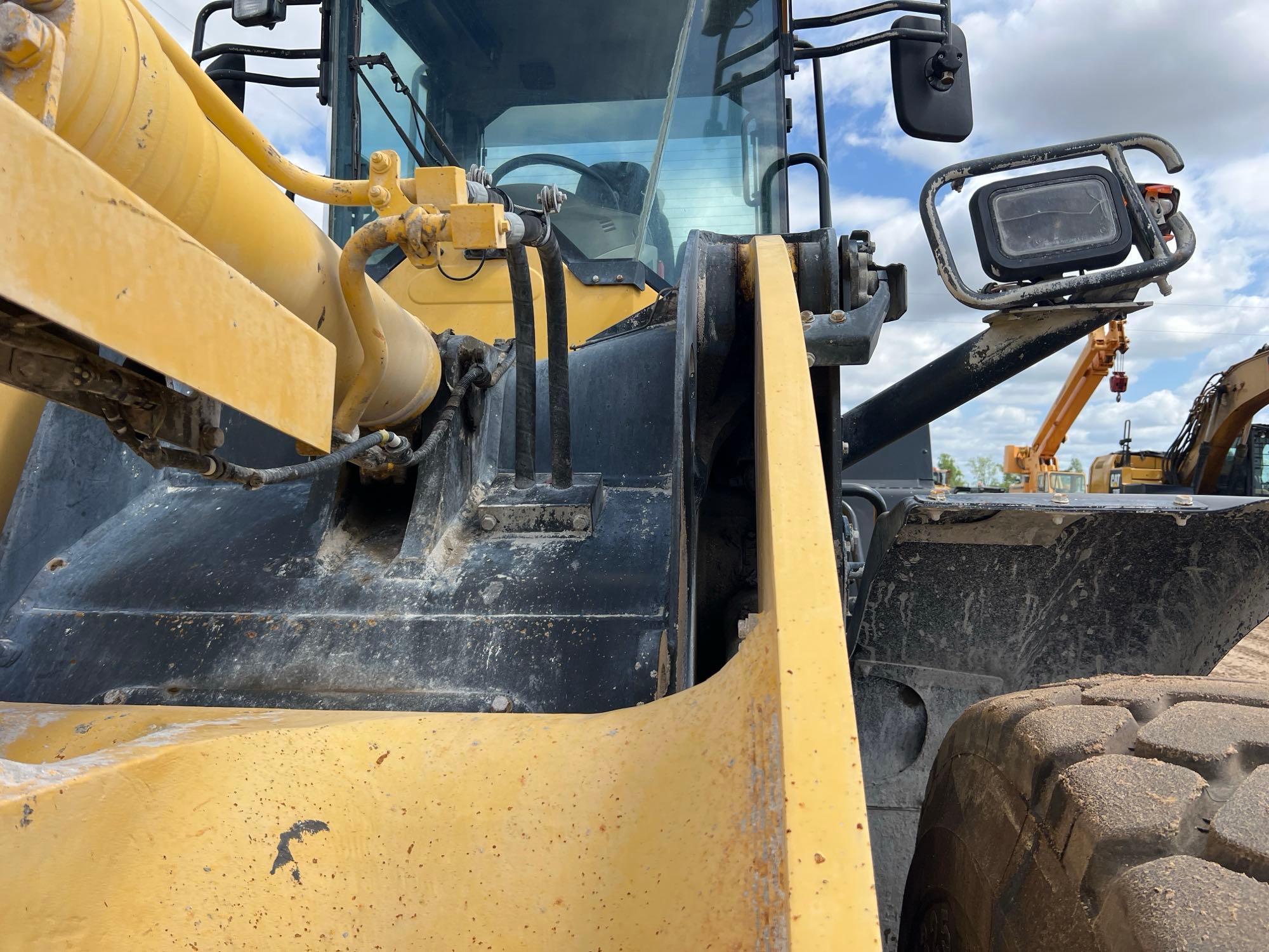 2020 KOMATSU WA320-8 WHEEL LOADER