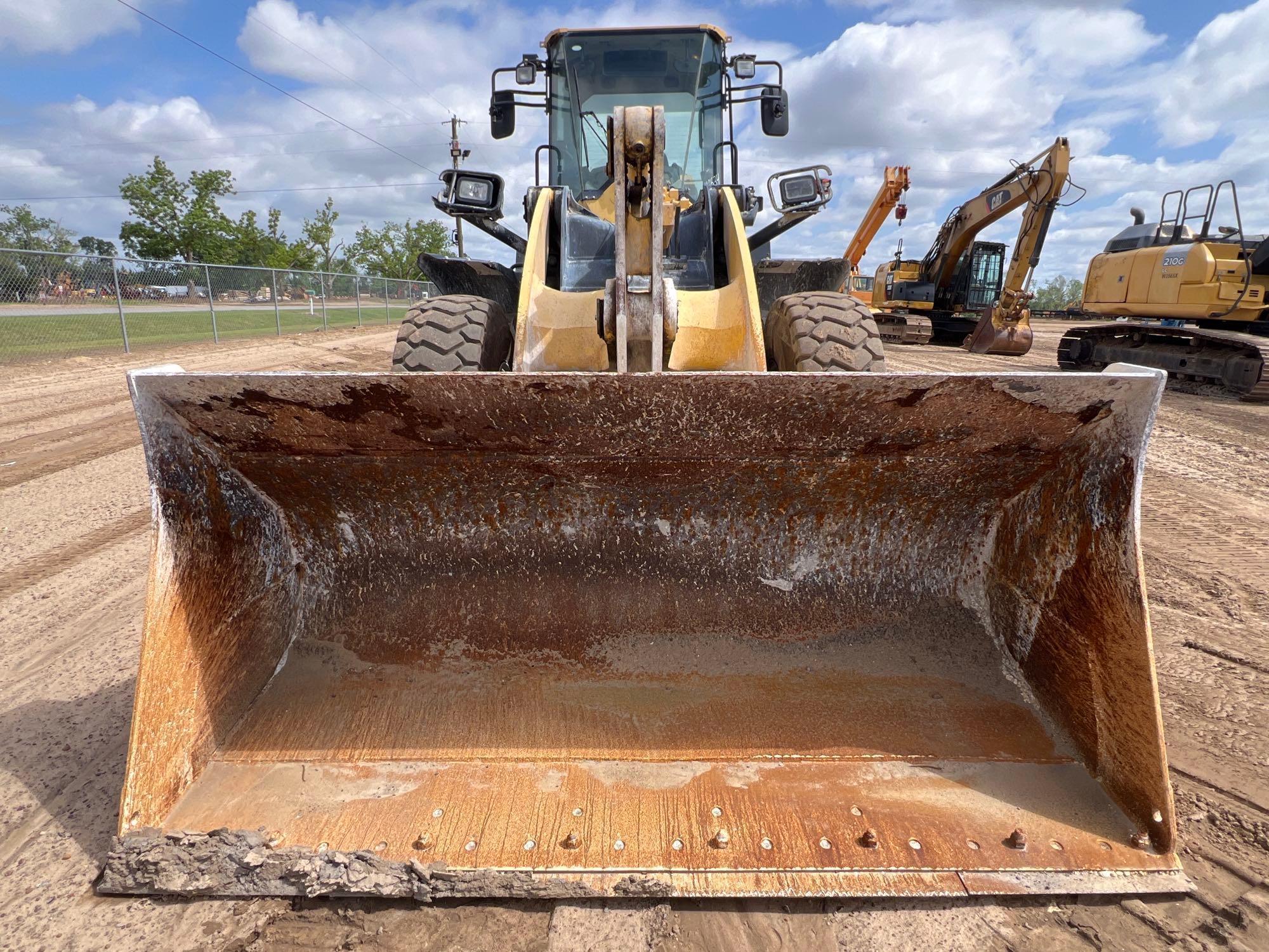 2020 KOMATSU WA320-8 WHEEL LOADER