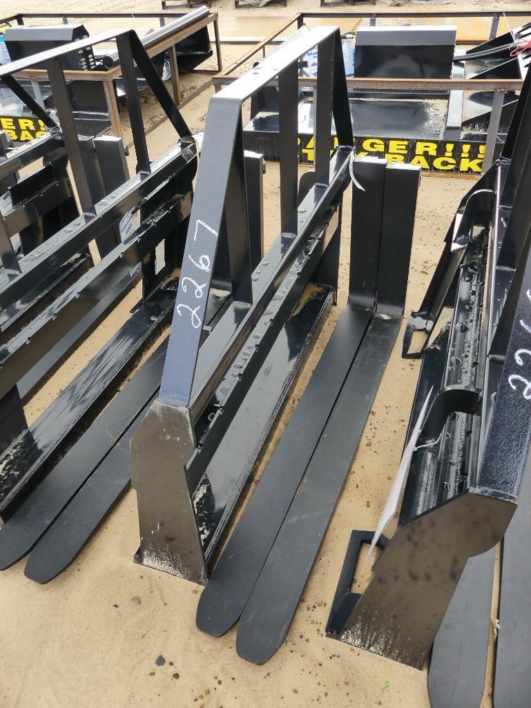 UNUSED AGT QUICK ATTACH MAST W/ 48" FORKS