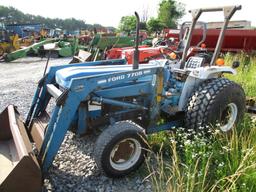Ford 1910 Tractor w/770B Loader
