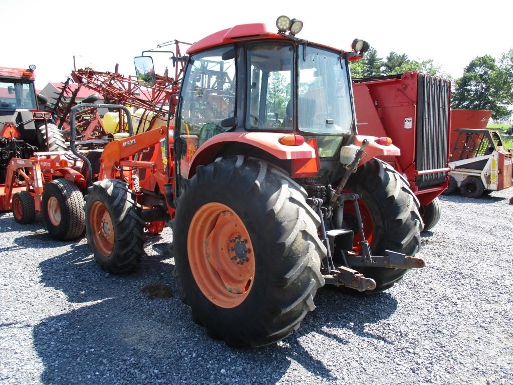 Kubota M 9540 Tractor w/LA1353 Loader