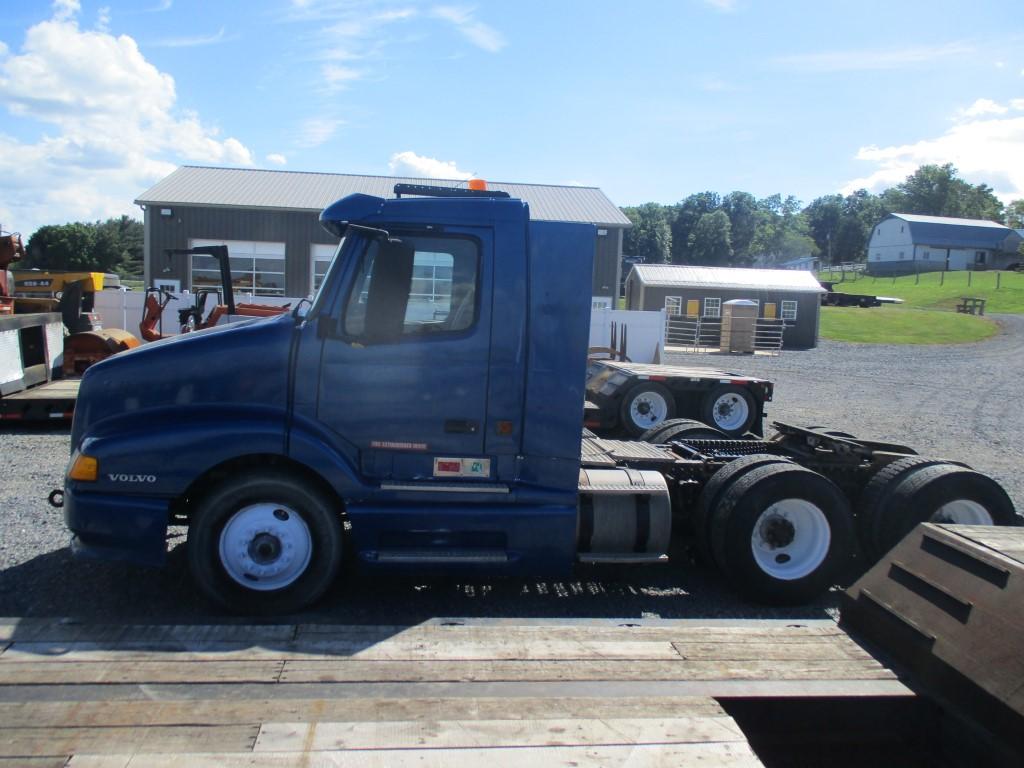 1990 Volvo Tandem Axle Day Cab