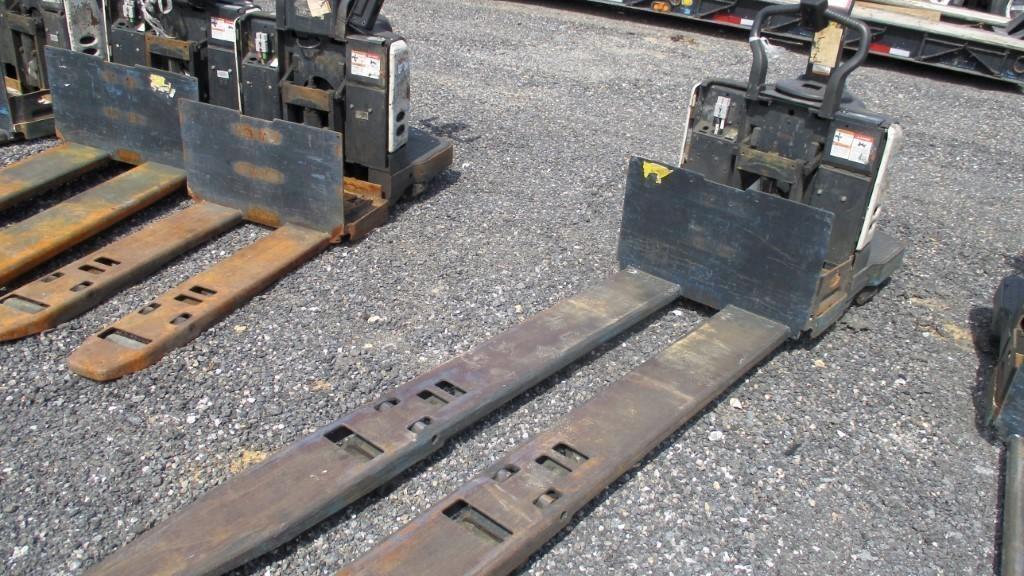 Crown 4000 Series Stand-On Pallet Jack