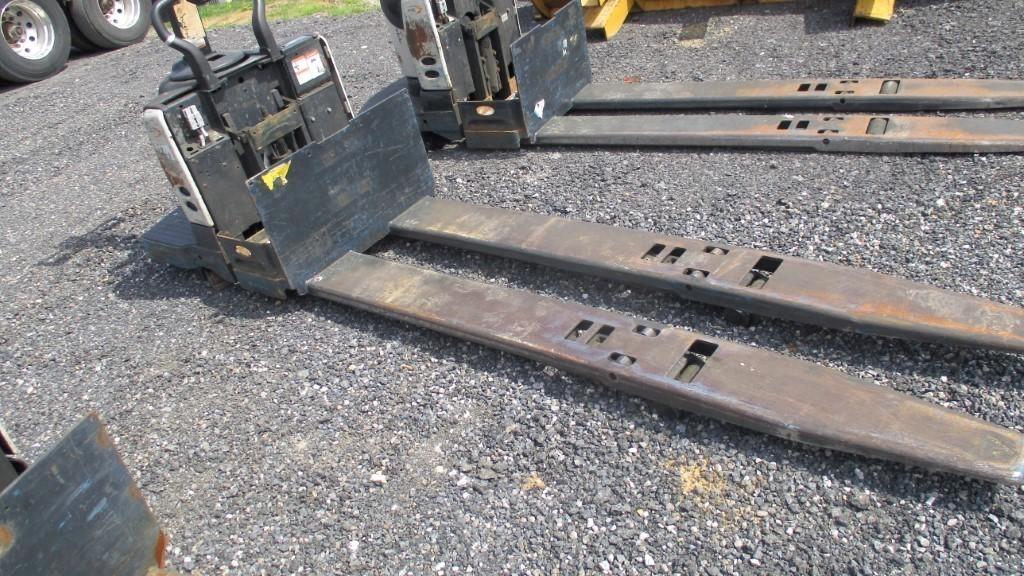 Crown 4000 Series Stand-On Pallet Jack