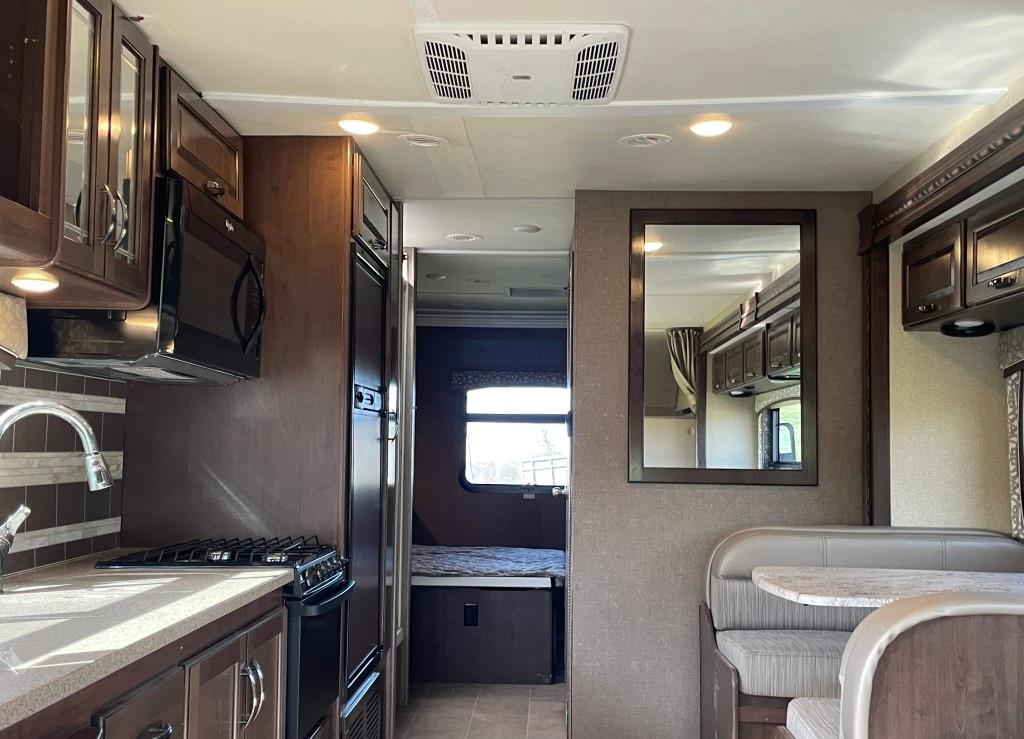 2017 Ford E Series Chateau 31L Luxury Camper