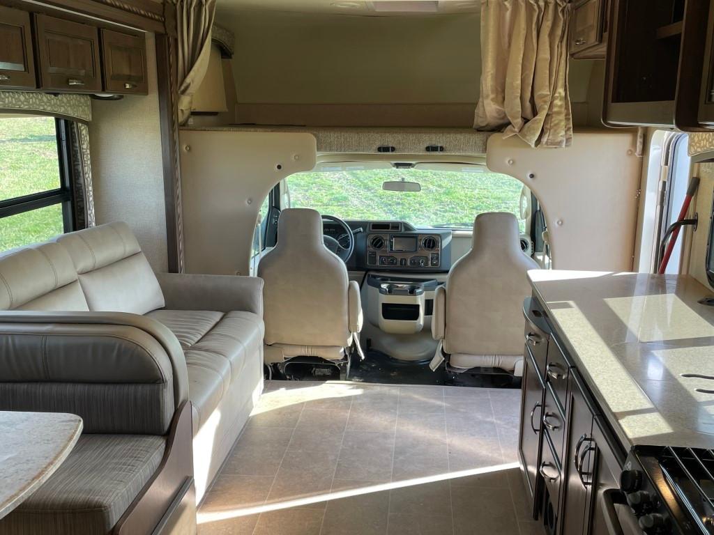 2017 Ford E Series Chateau 31L Luxury Camper