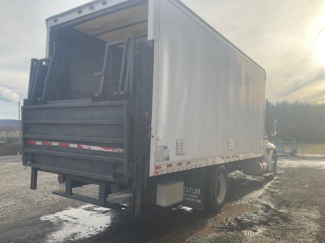 2005 International 4300 Box Truck