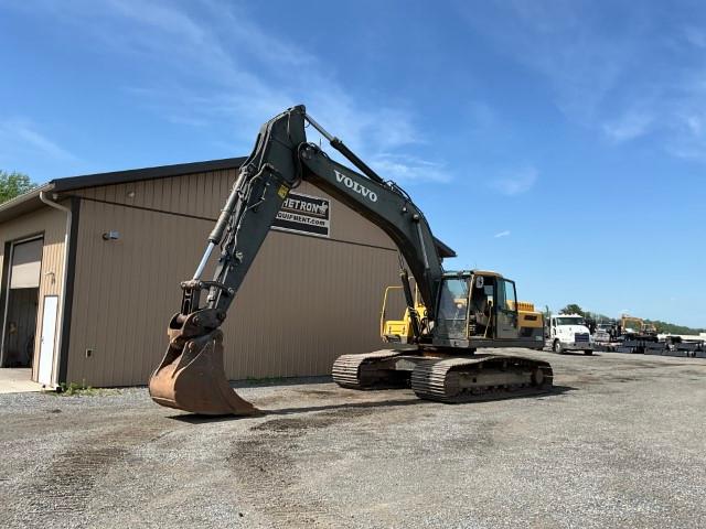 Volvo EC300DL Excavator