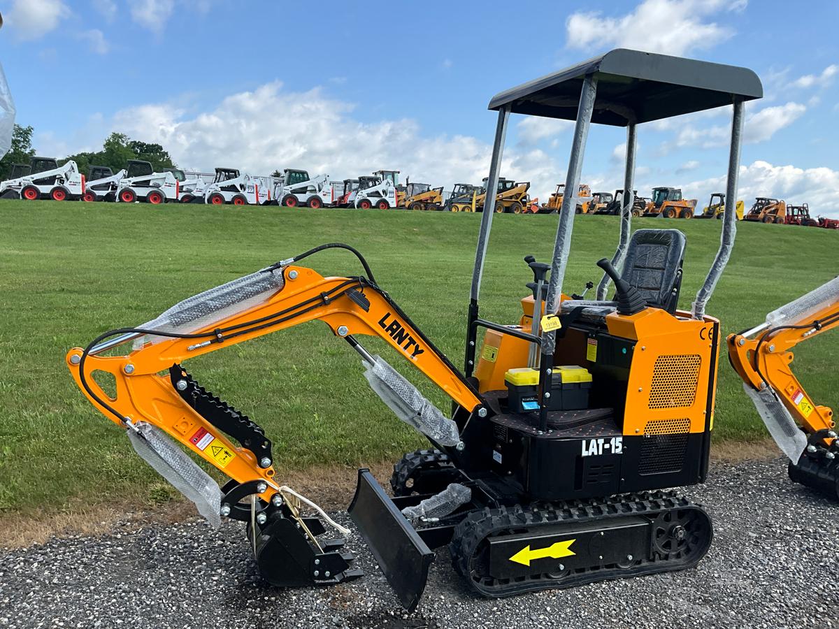 New Lanty LAT15 Mini Excavator (Orange)