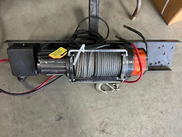 Chicago Electric 8,000Lb Winch
