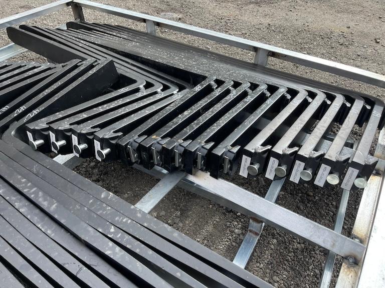 1 Set of Brand New 48" Forklift Forks (W-cE)